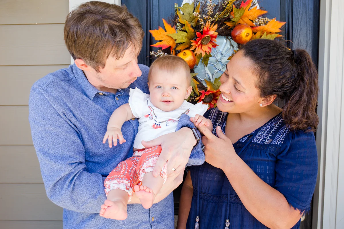 LightCreative_201709_MarissaJon_Olivia_RaleighBabyPhotographer_6MonthPhotos_015_blog.jpg
