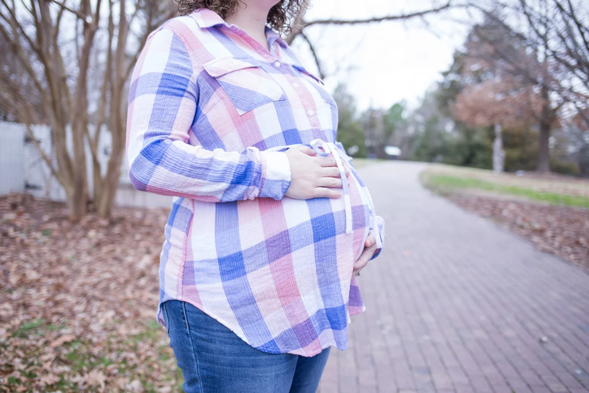 LightCreative_201802_HeavenRussell_RaleighMaternityPhotography_002_web.jpg