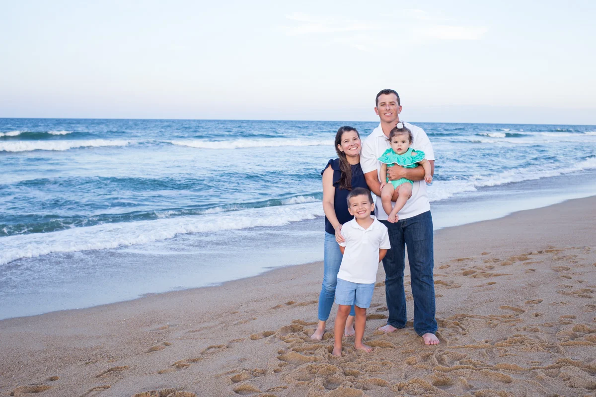 LightCreative_201807_MalloryChris_RaleighFamilyPhotography_007_blog.jpg