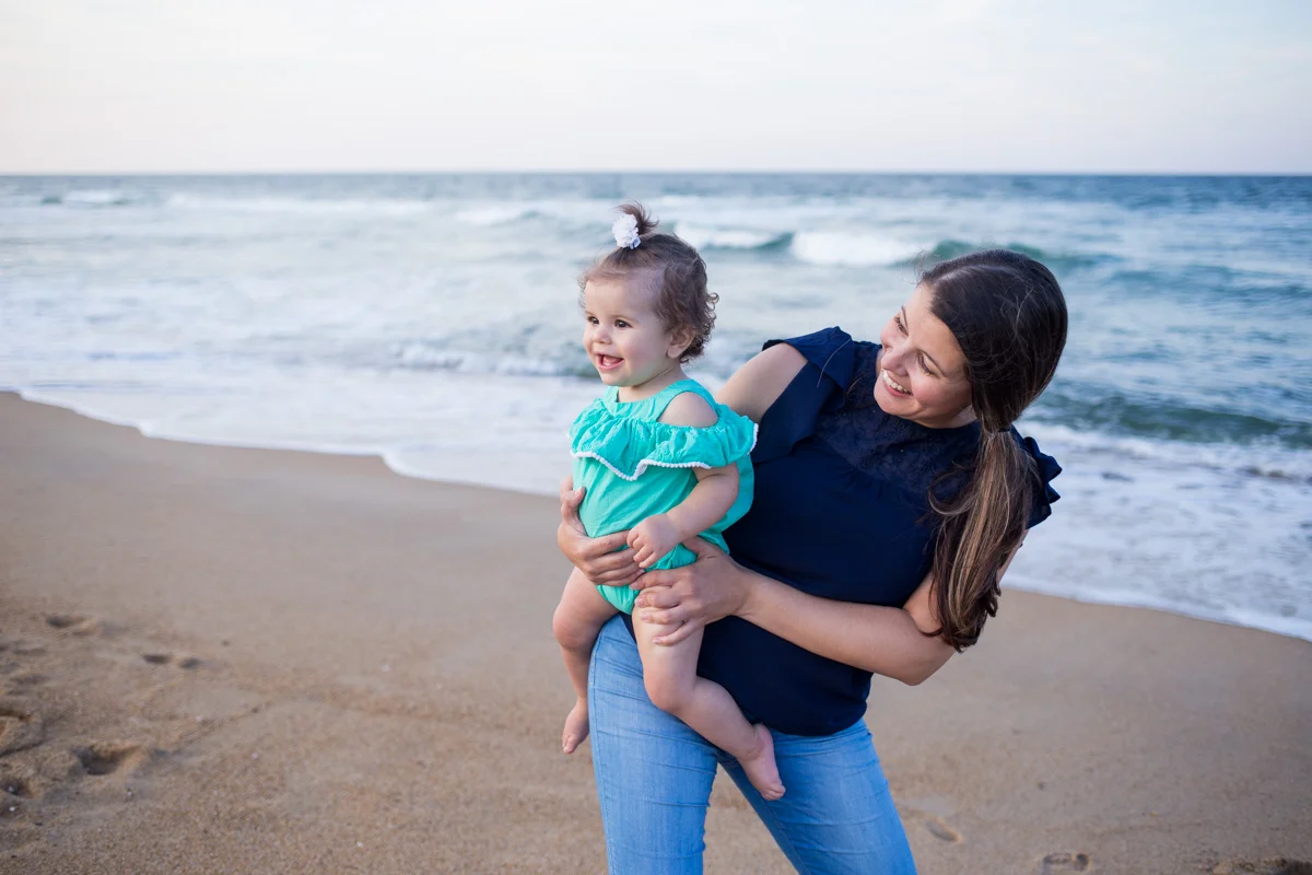 LightCreative_201807_MalloryChris_RaleighFamilyPhotography_021_blog.jpg