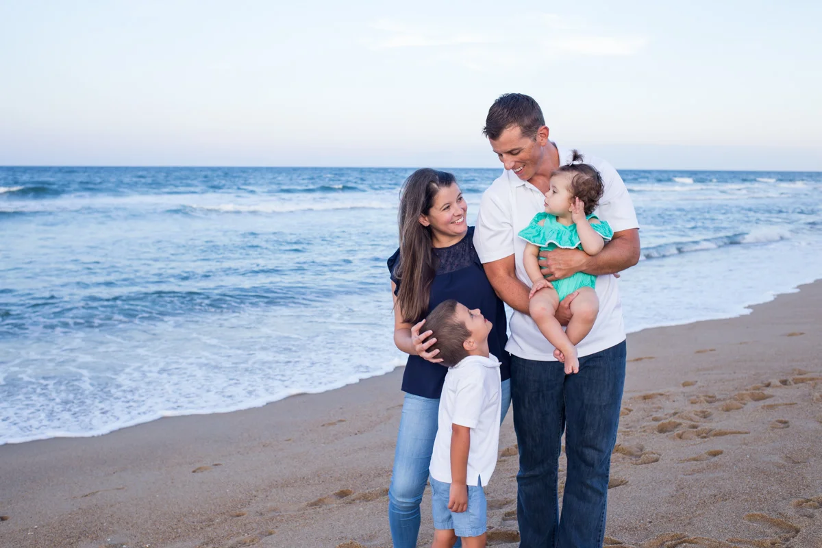 LightCreative_201807_MalloryChris_RaleighFamilyPhotography_012_blog.jpg