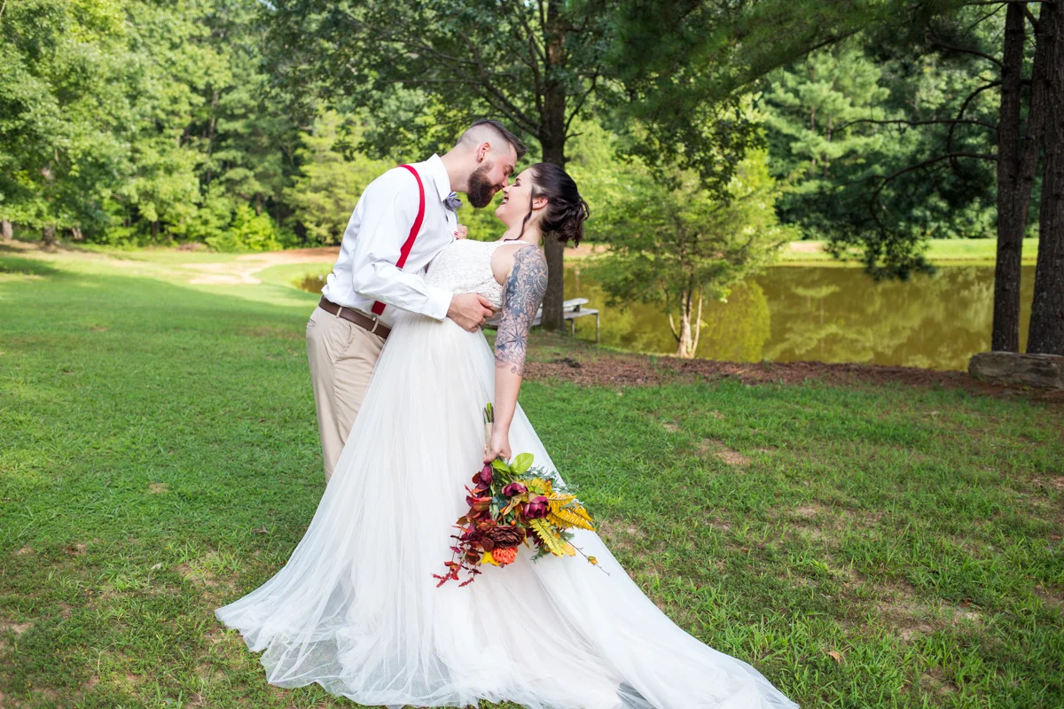 LightCreative_201808_RaleighWeddingPhotographer_StyledShoot_StonewallFarm_021_blog.jpg