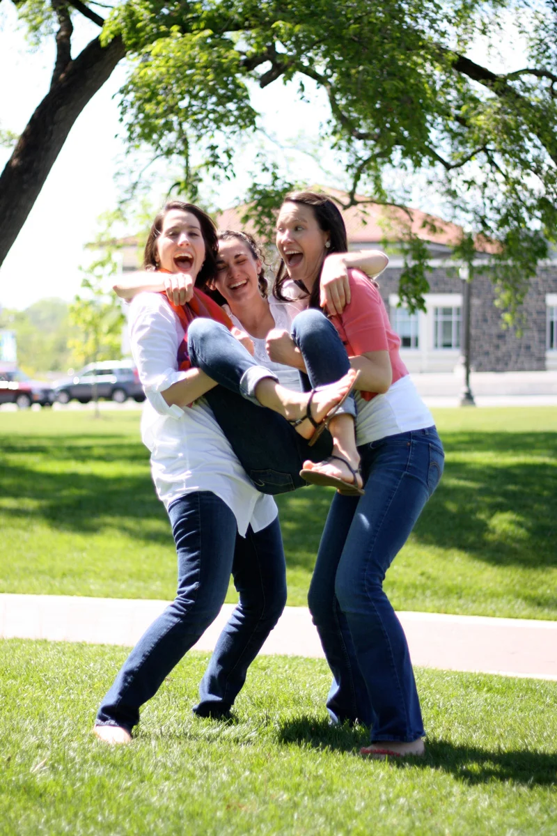 LightCreative_201204_RaleighPayWhatYouCanPhotographer_SillyPhotos_010_blog.jpg