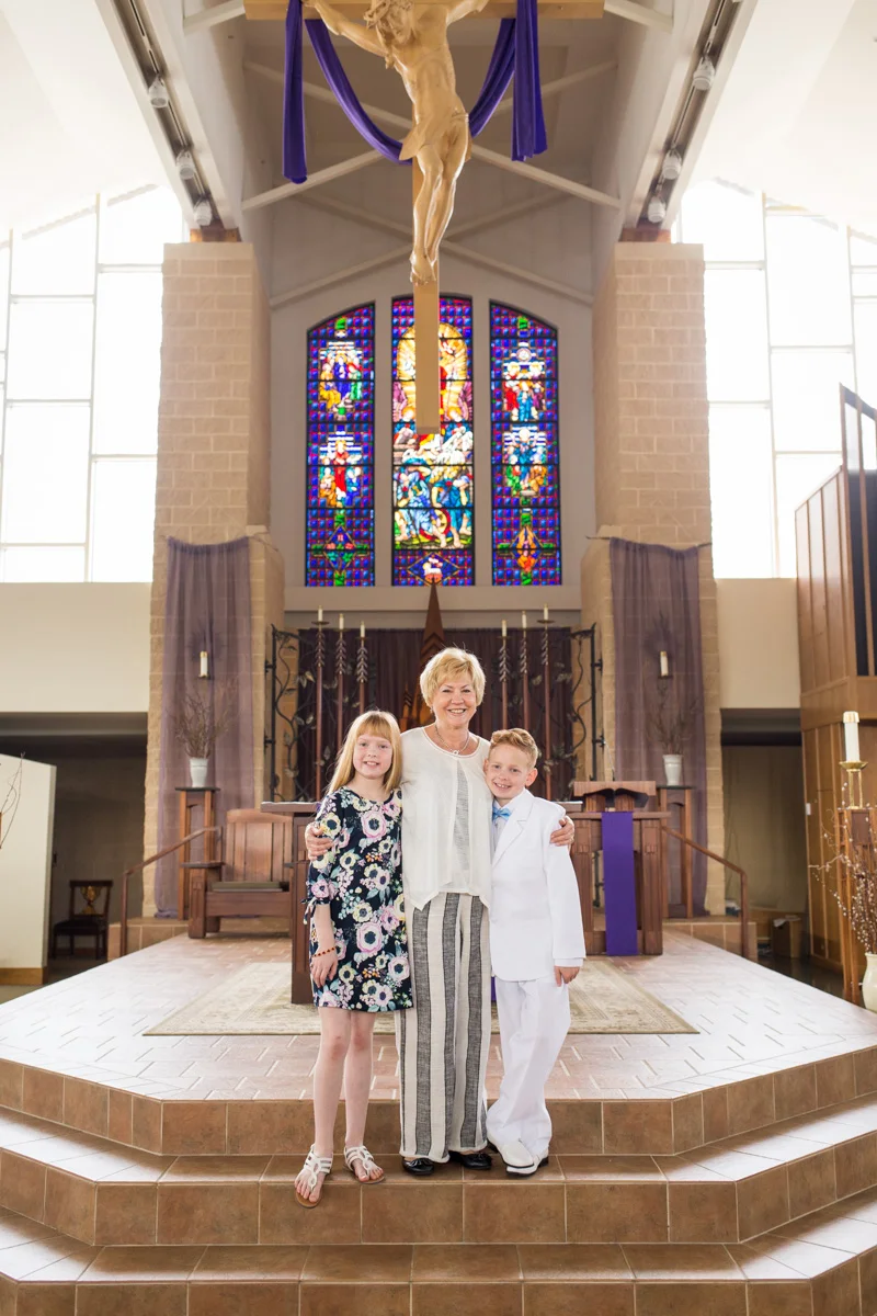 LightCreative_201903_RaleighPayWhatYouCanPhotographer_Hunter_FirstCommunion_015_blog.jpg