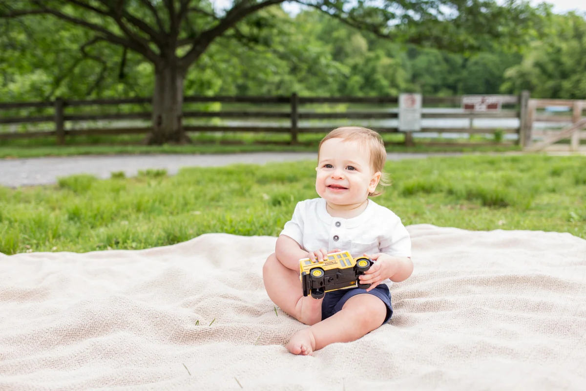 LightCreative_201905_LaurenSteve_Lucas1Year_021.jpg