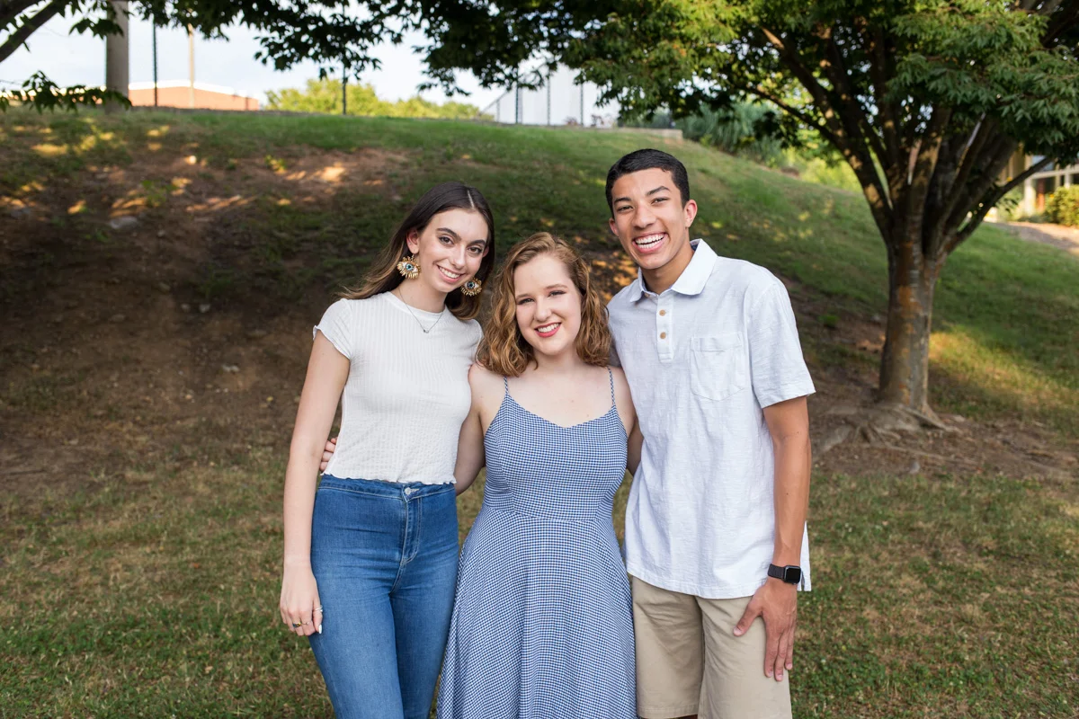 LightCreative_201905_ClaireEmmaGreear_SERTseniors__RaleighSeniorPhotography_013_blog.jpg