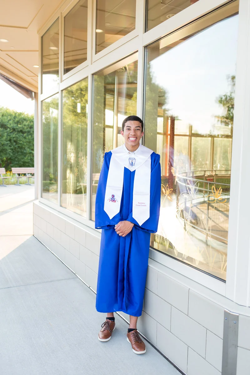 LightCreative_201905_ClaireEmmaGreear_SERTseniors__RaleighSeniorPhotography_028_blog.jpg