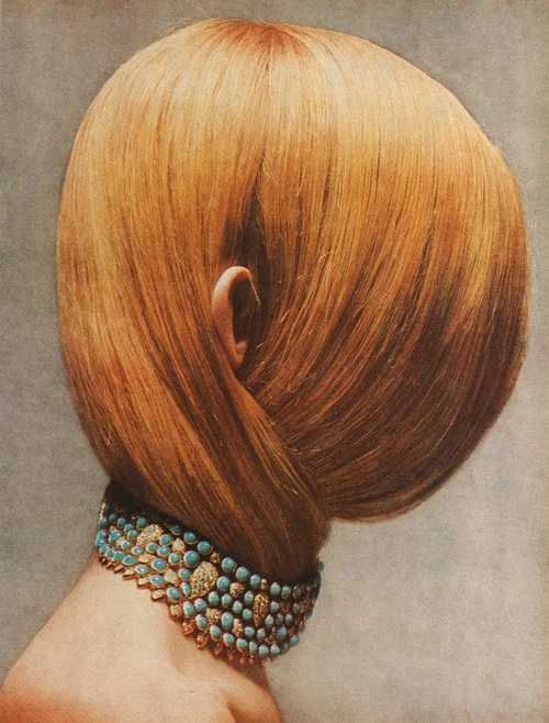 Psst! Stay tuned next week for some exciting news for Cult of Pretty!
Also, if you have your ear to the ground for the latest in beauty blogs, check out this Refinery 29 article with 8 new beauty blogs to follow (thanks for the love, Refinery).
XO
Image: Diana Vreeland via AnOther