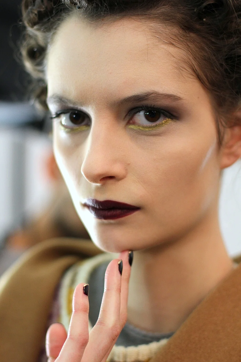 Nails and eyes both touched by gold at Badgley 