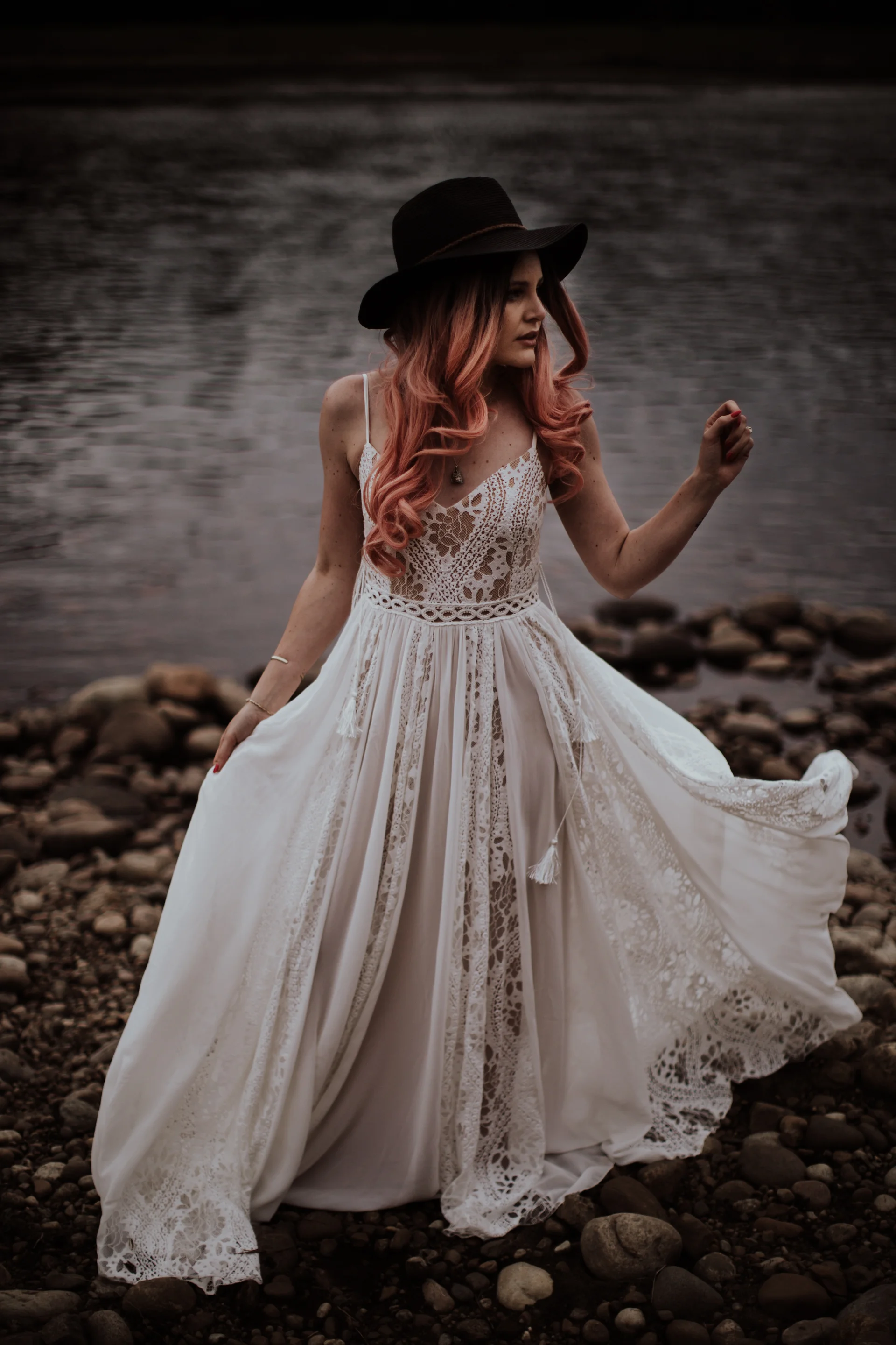 lovelybonesstudio_elopement-7.jpg