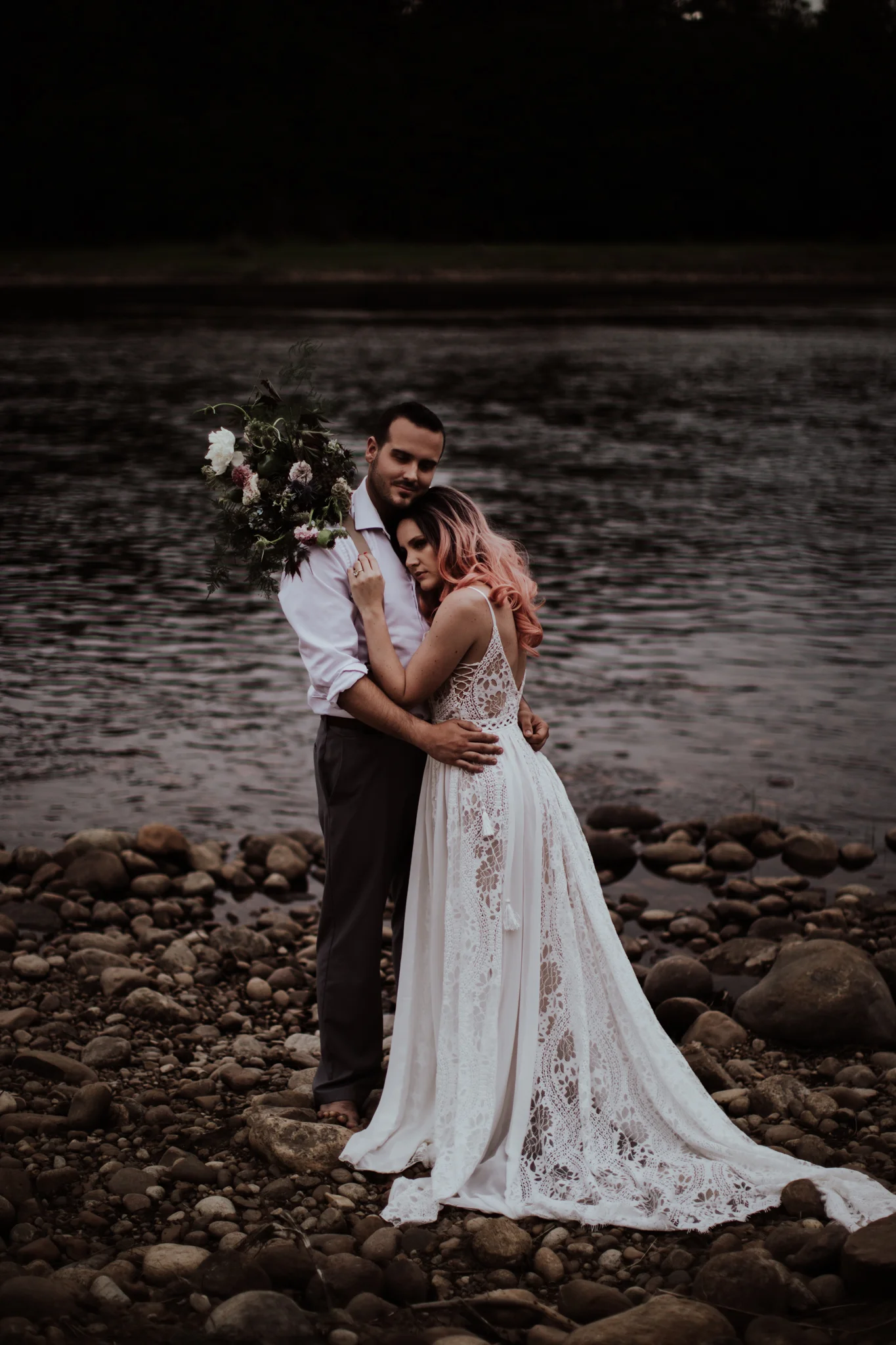 lovelybonesstudio_bridalphotography-14.jpg
