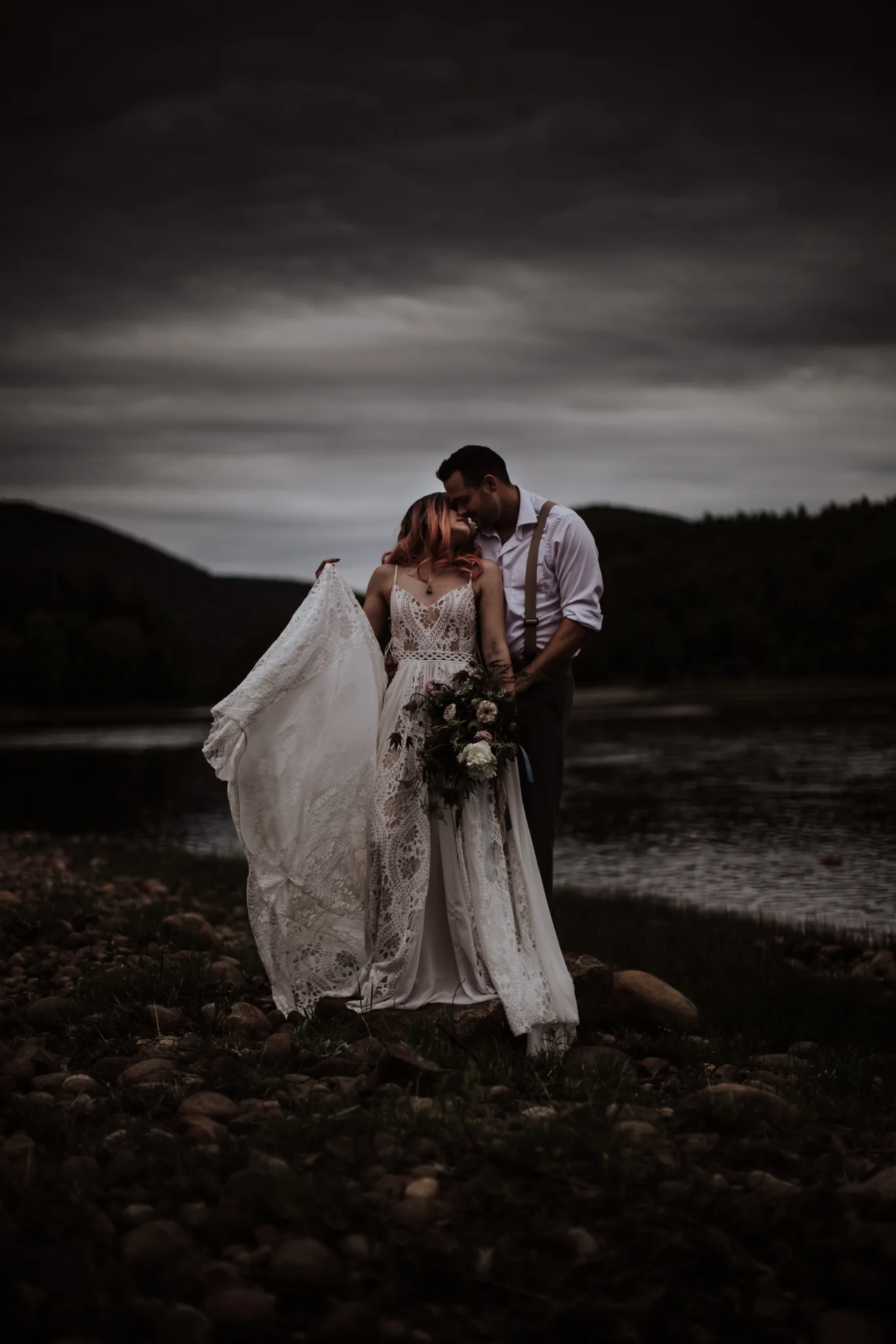 lovelybonesstudio_bridalphotography-16.jpg