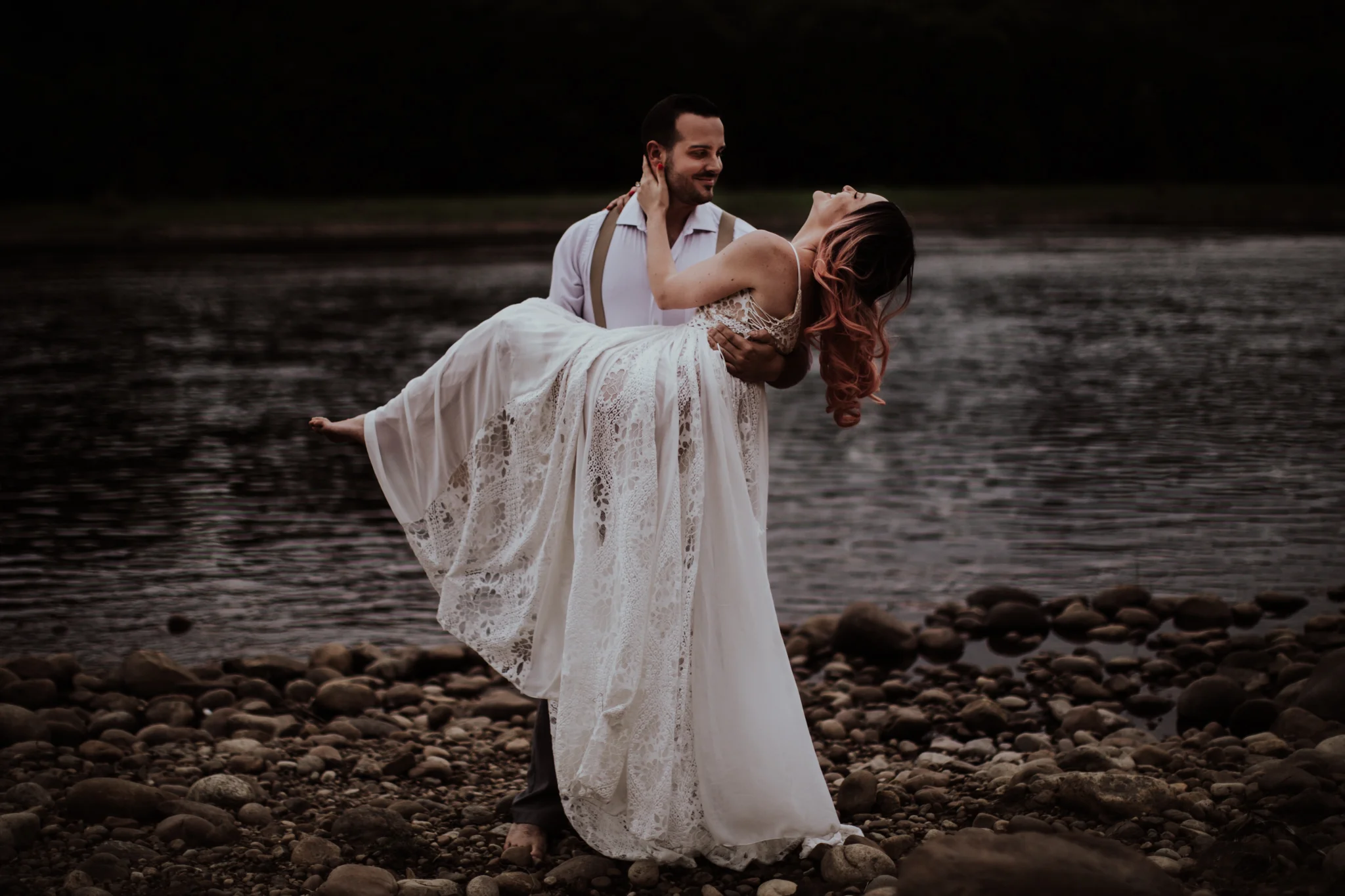 lovelybonesstudio_bridalphotography-8.jpg