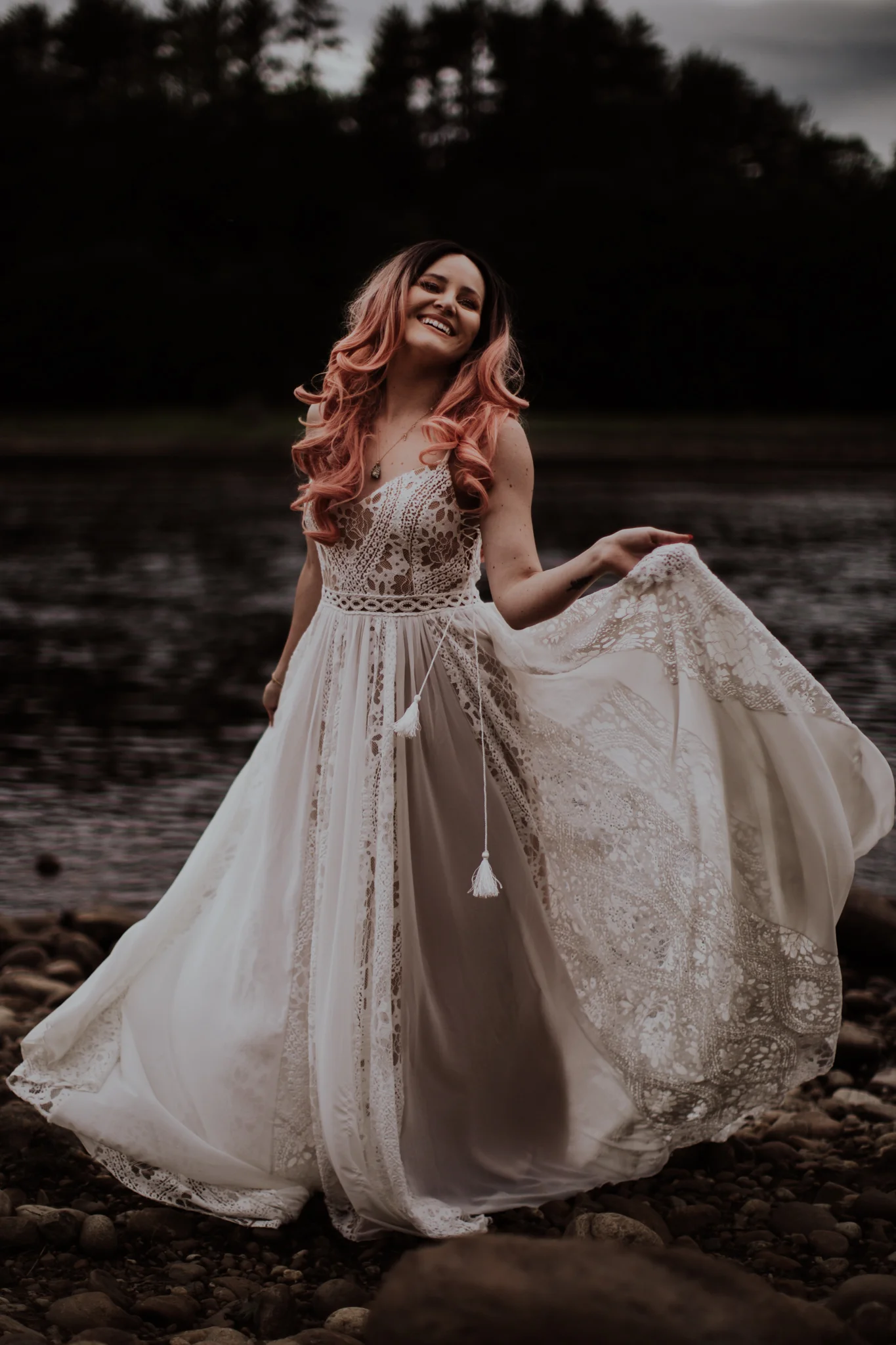 lovelybonesstudio_bridalphotography-4.jpg