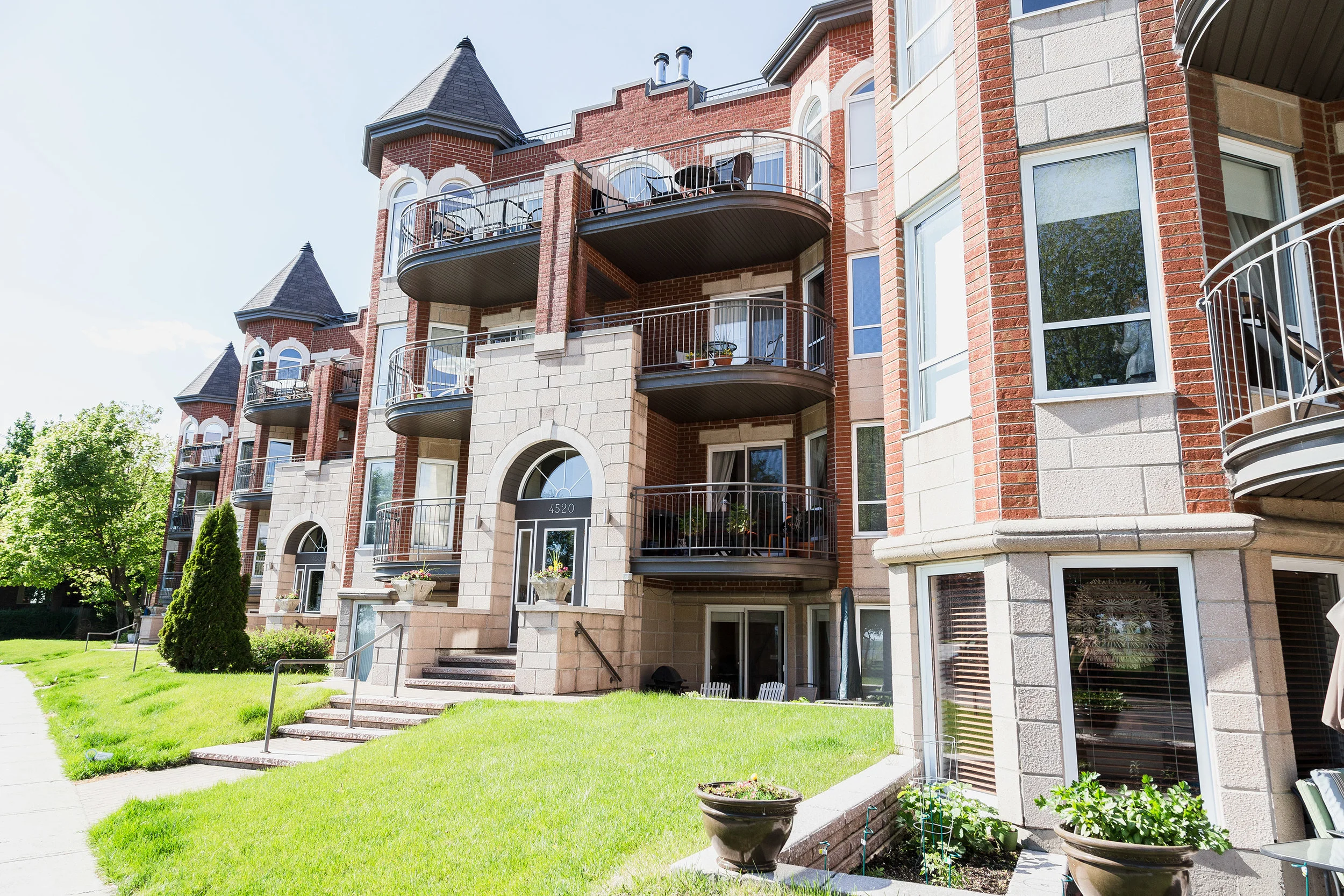 3. 354 St-Joseph.jpg
