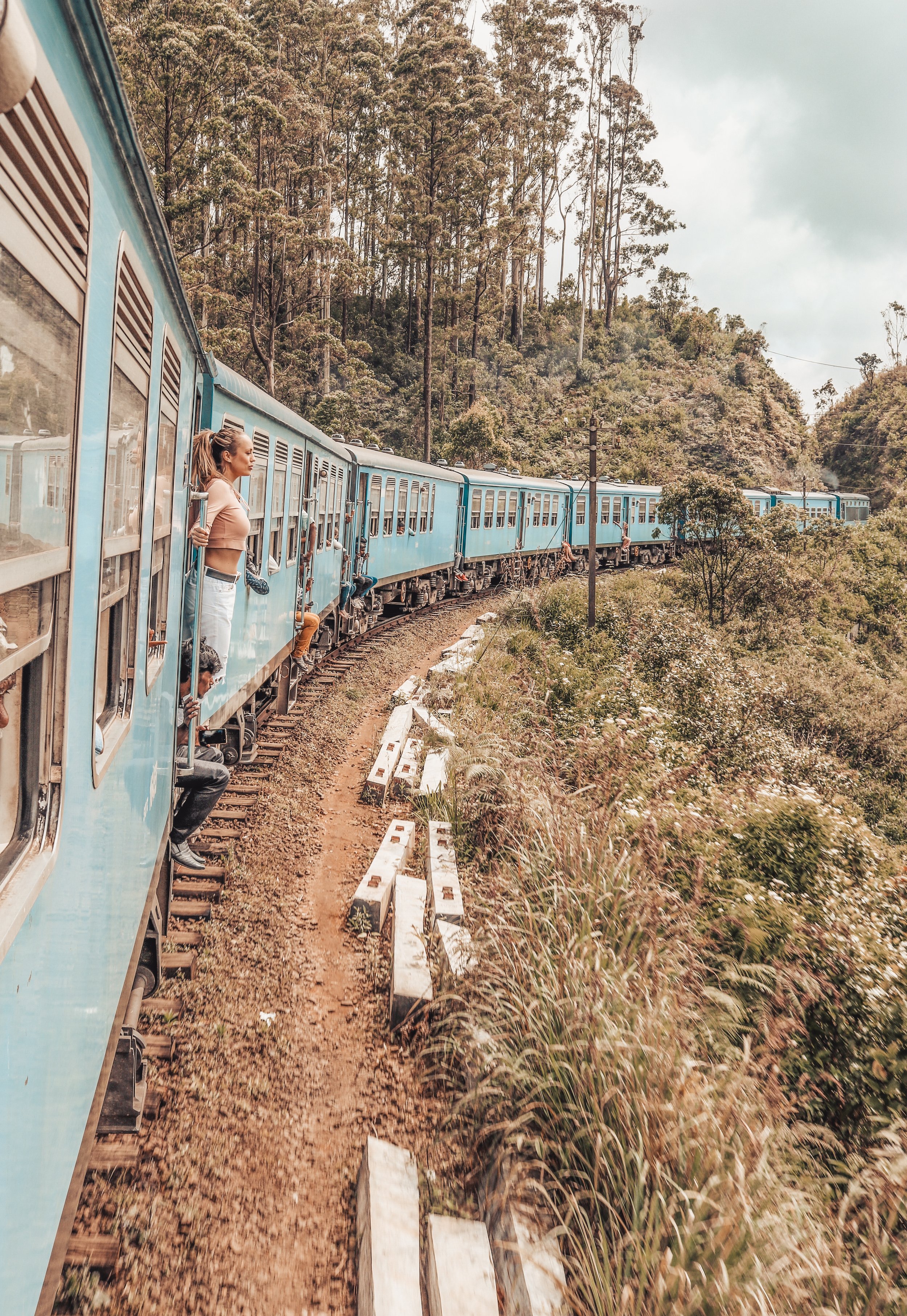 Sri-Lanka-train.jpg
