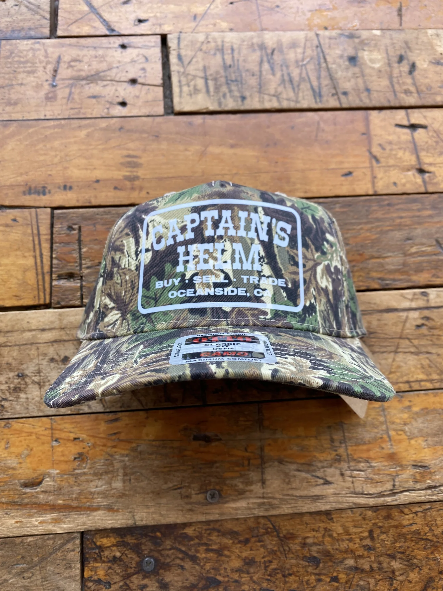 CAPTAINS HELM オリーブグリーン スウェット CAPTAINS HELM - LOGO&MASK TEE (GREEN) / ロゴ&マスク プリント