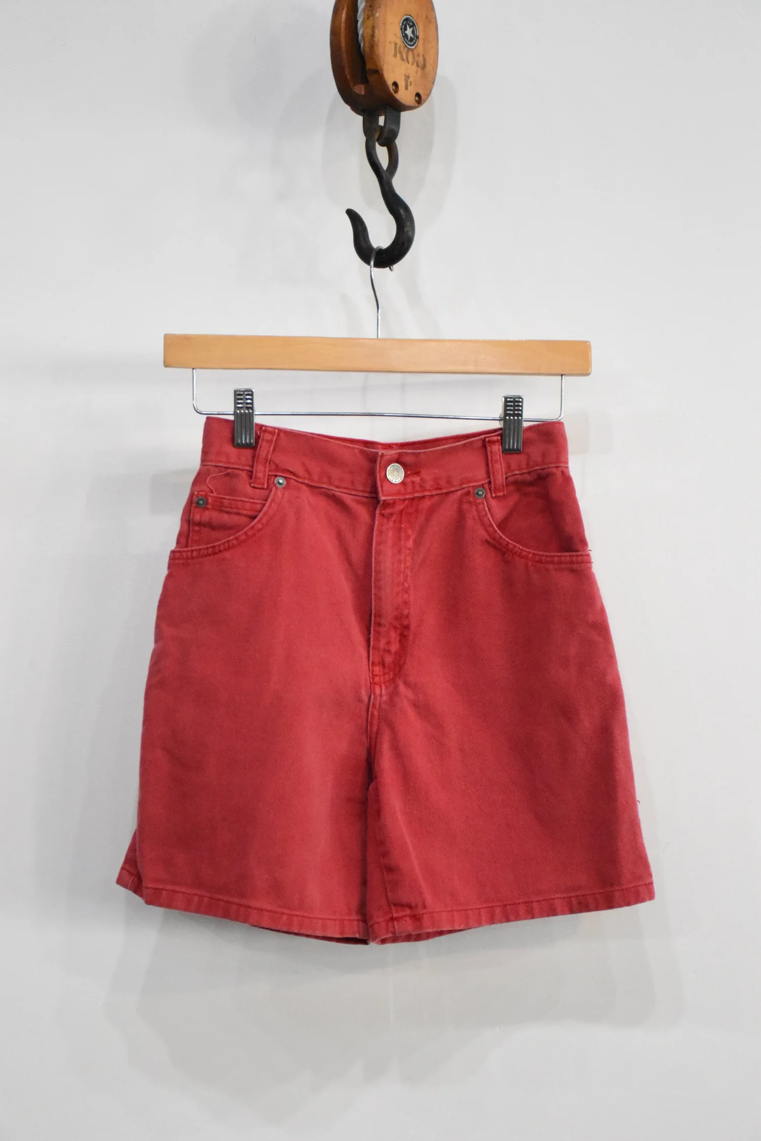 CAPTAINS HELM ×calee $_57.JPG?set_id=880000500F