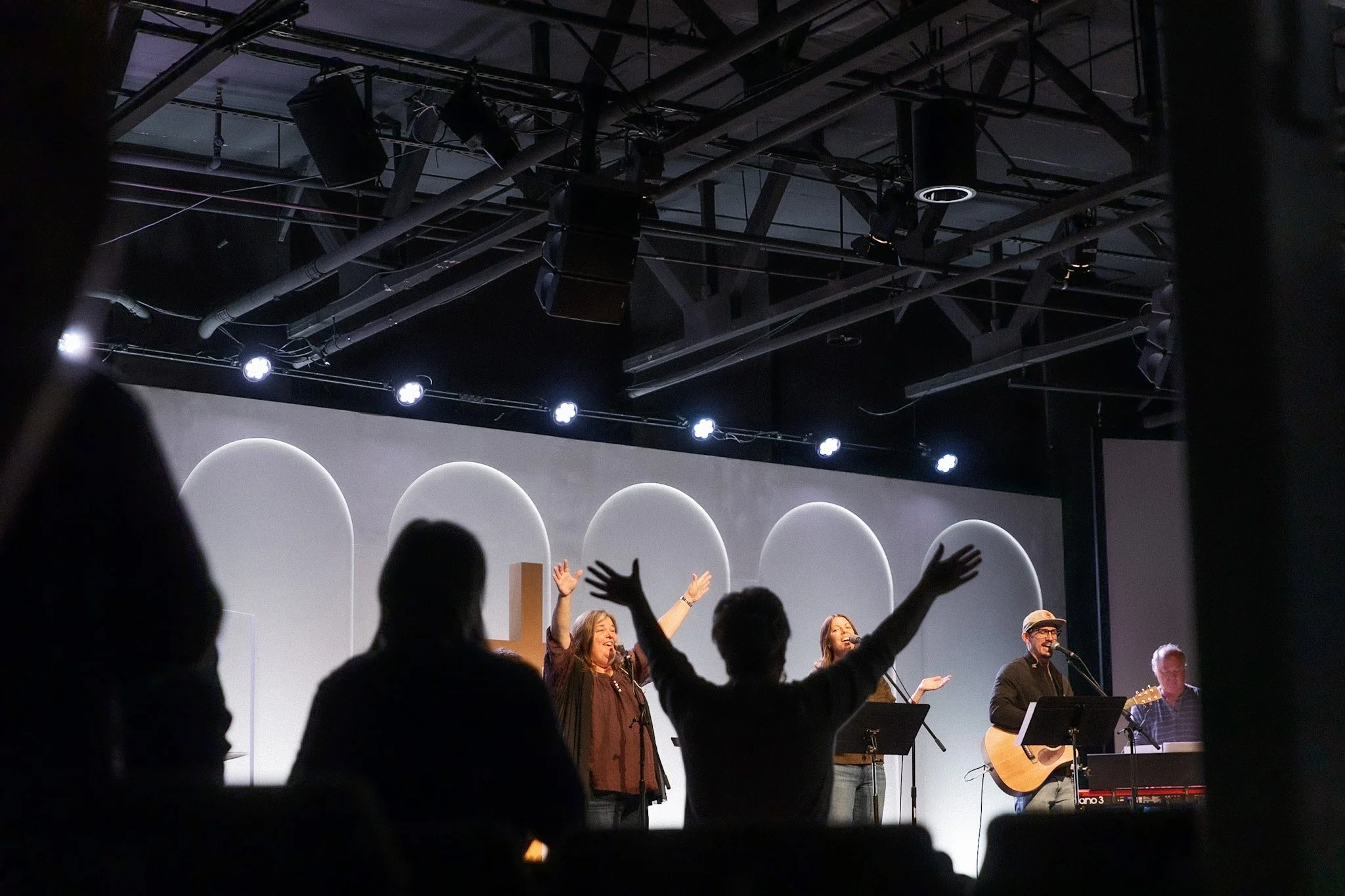 Sunday Worshiph_homepage.jpg