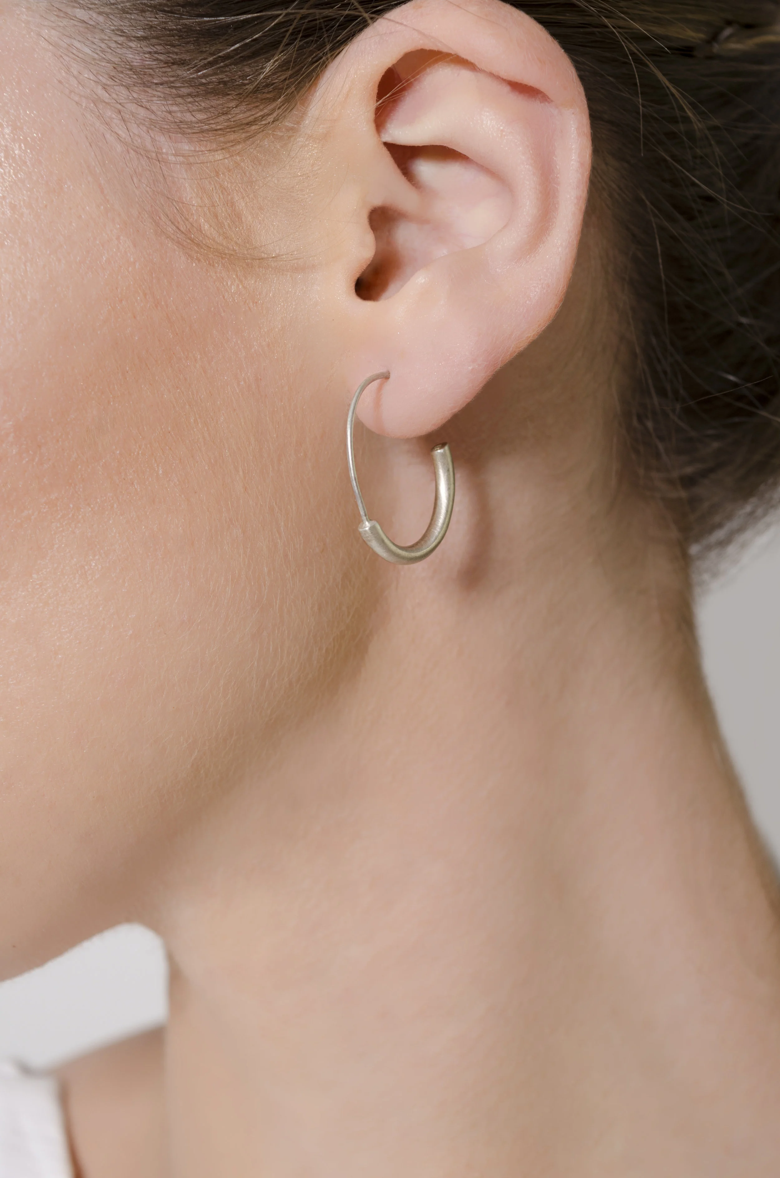 ASE7_Kate Earrings_Silver_2.jpg