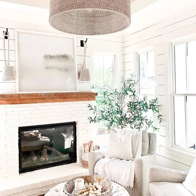 I essentially met my husband on MySpace . He put me in his Top 8. I meet many of my friends on Instagram. One of those is a far more embarrassing story. .
.

After two years of IG friendship with Chaz, owner of @linenflaxhome , we met yesterday and it was like talking to an old friend. Beyond the aesthetics of the pretty squares, I feel most people follow people they can relate to., something beyond a swipe up... whether it's faith, family, philanthropy, design, an appreciation for venting in your car after a long day or perhaps even a little husband heckling, there has to be substance. .
.

I'm headed back over to Linen and Flax today around 11 . Chaz and I also thought we may plan a little girls night next month for all the friends we have yet to meet. It that weird? Not unless marrying the man who wooed you with "Stuntin' is a Habit" on MySpace sounds weird💗 .
.
If you're around today, stop in. If you're not in Atlanta, @linenflaxhome has beautiful decor and design ideas whether you need inspiration or a new pillow!  This isn't an ad, I'm not getting free product... just women supporting women in time where the world could use more love and light. 💗 .
.
.
.
.
#womensupportingwomen #design #coastaldesign #modernfarmhouse #keepingroom