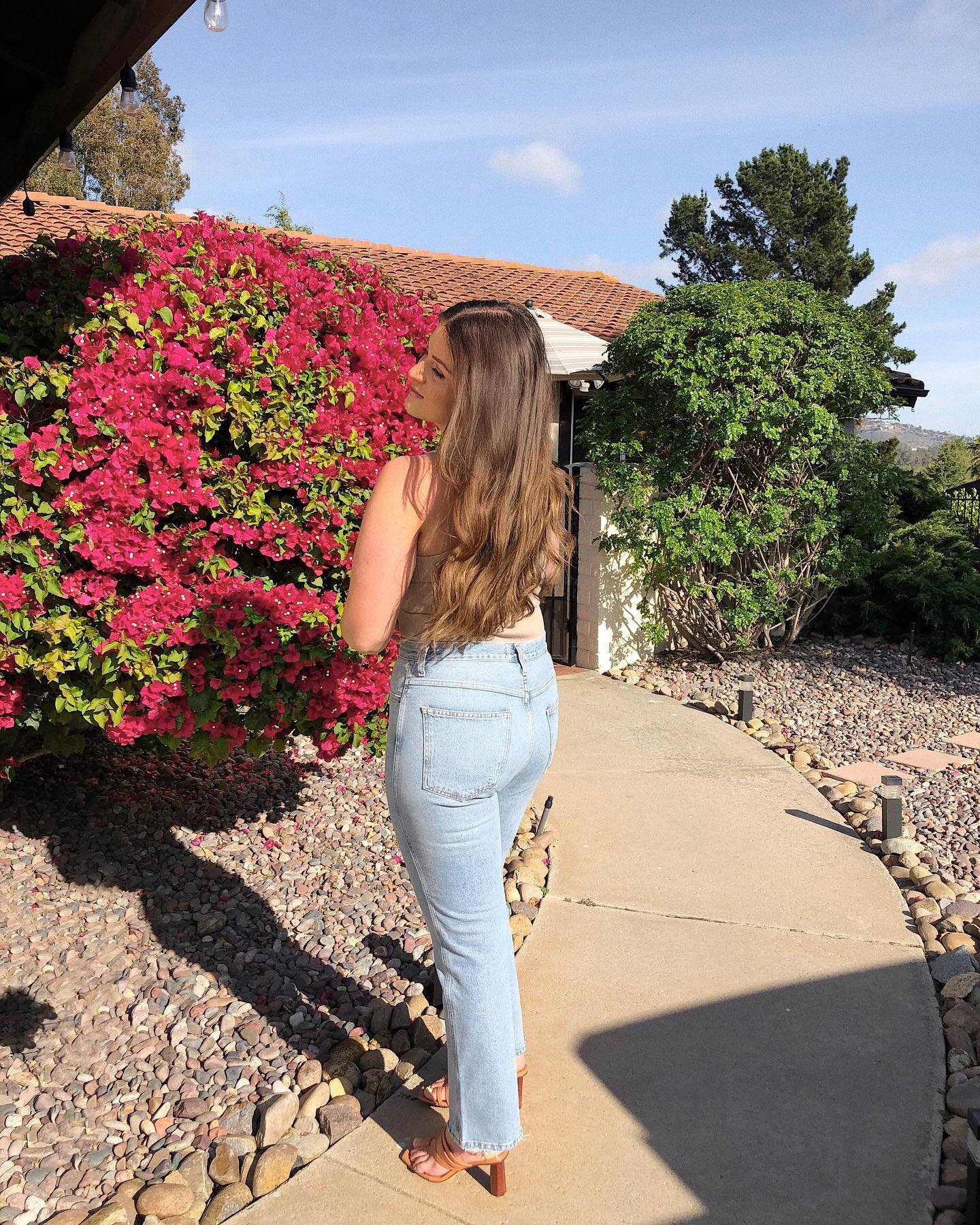 This denim &gt;&gt;&gt; linked here: http://liketk.it/3iGSa
.
.
.
.

#parisianvibes #summervibes #cottagecore #aestheticposts #feminineaesthetic #parisianchic #becauseofvogue #agoldejeans #agolde #parisianstyle #frenchmood #californiablogger #laviepa