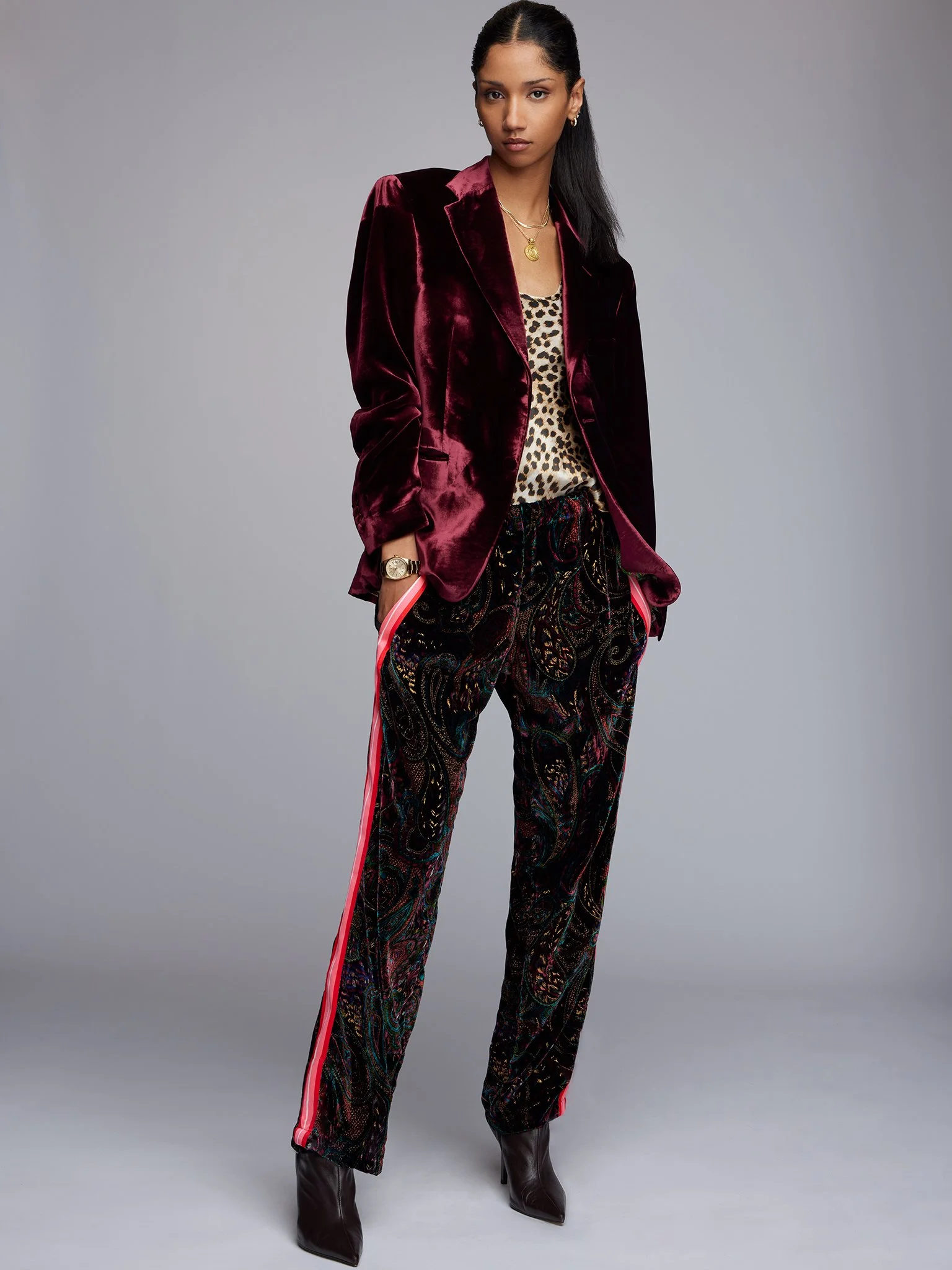 53_CAMPAIGN_PAISLY_VELVET_OUTFIT__027 copy.jpg