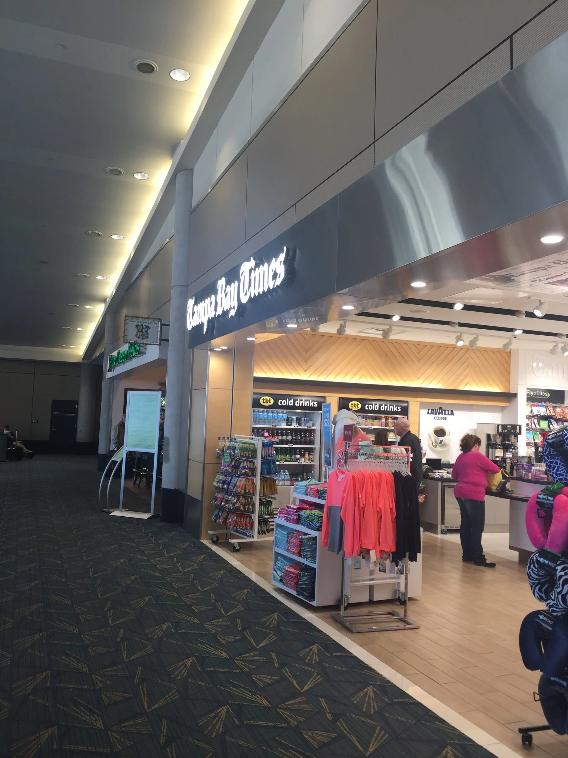  Airside E new concession area newsstand restaurant and spa area. Elements Project Photo 2017. 