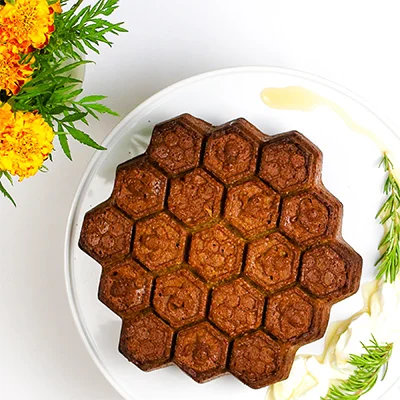 Fill the house with the aroma of honey cake