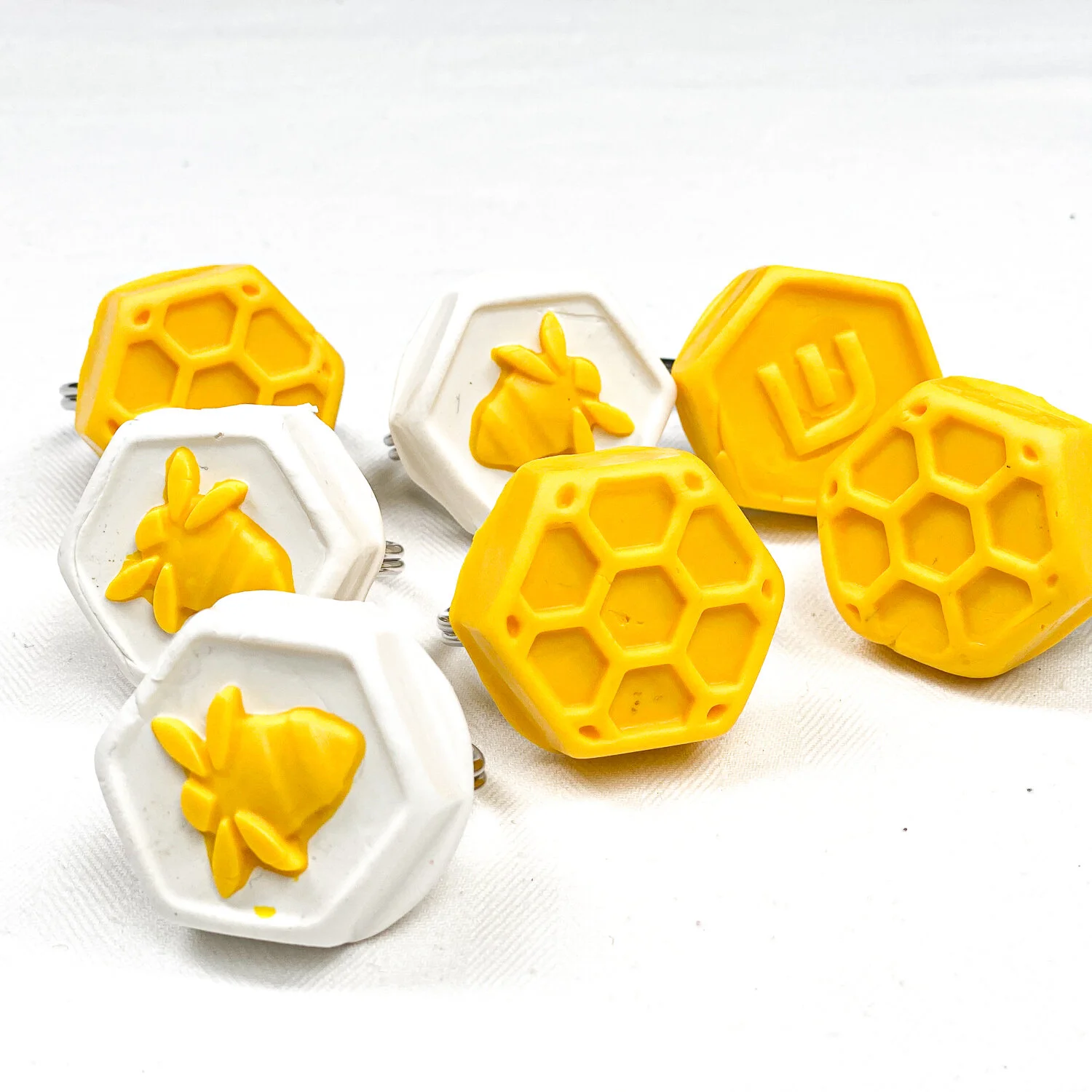 Make bee napkin rings to dress your table