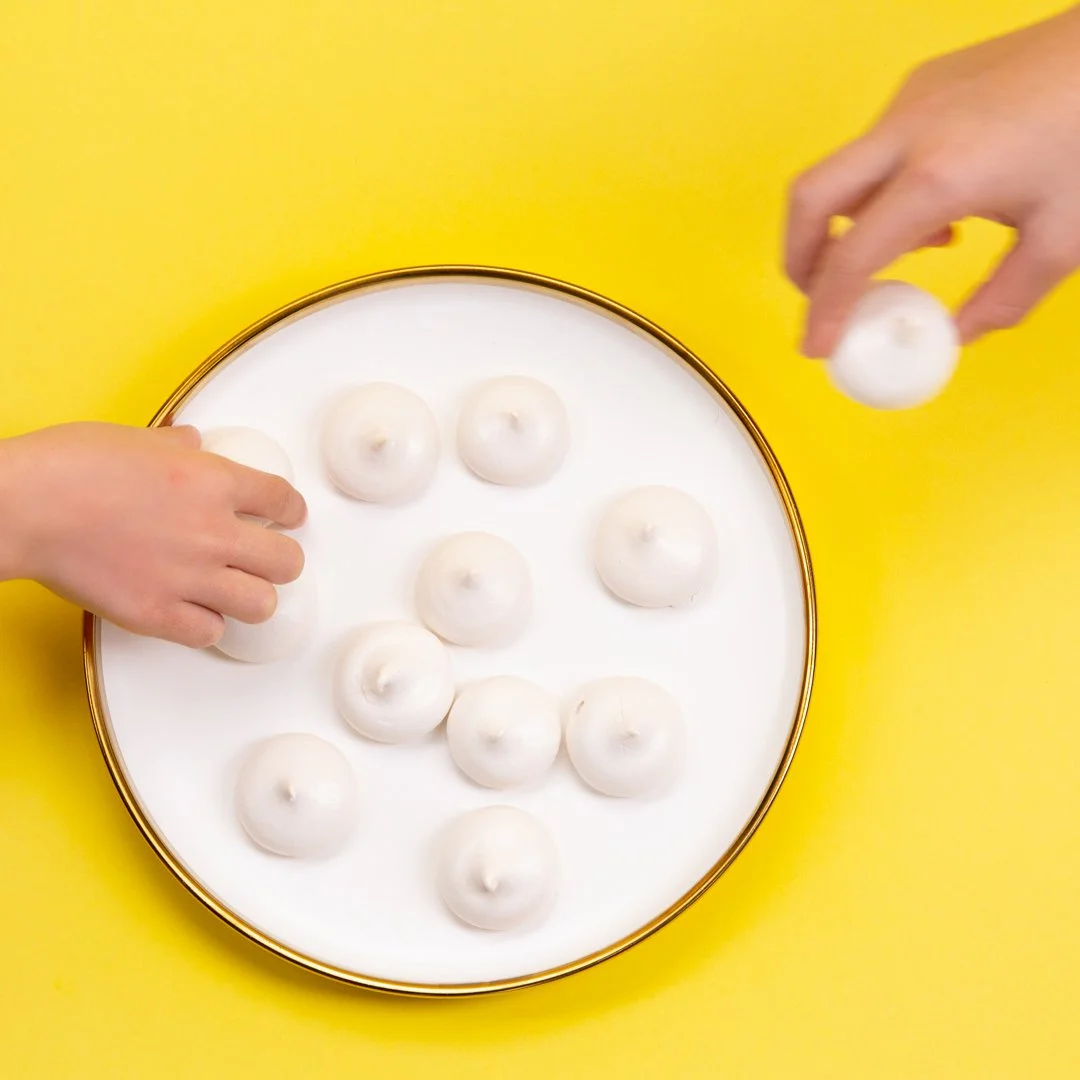 3_Prepare delicious Passover meringues .jpg