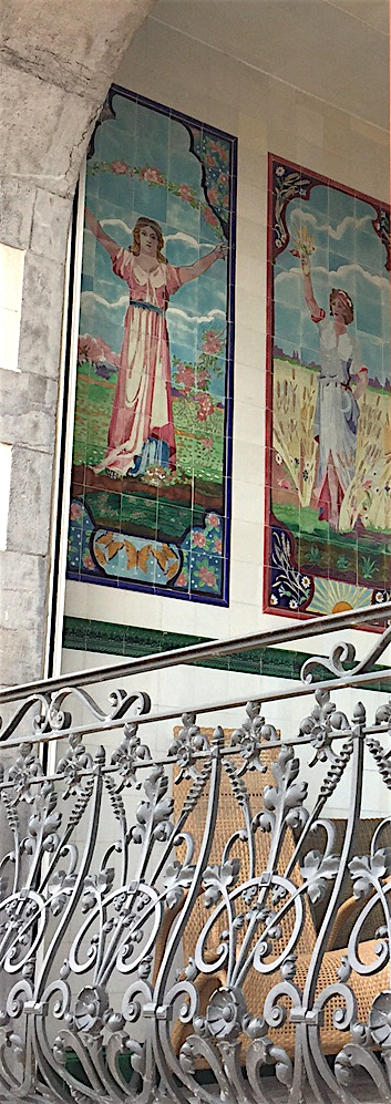 8a) Art Nouveau tiles Oostende.jpg