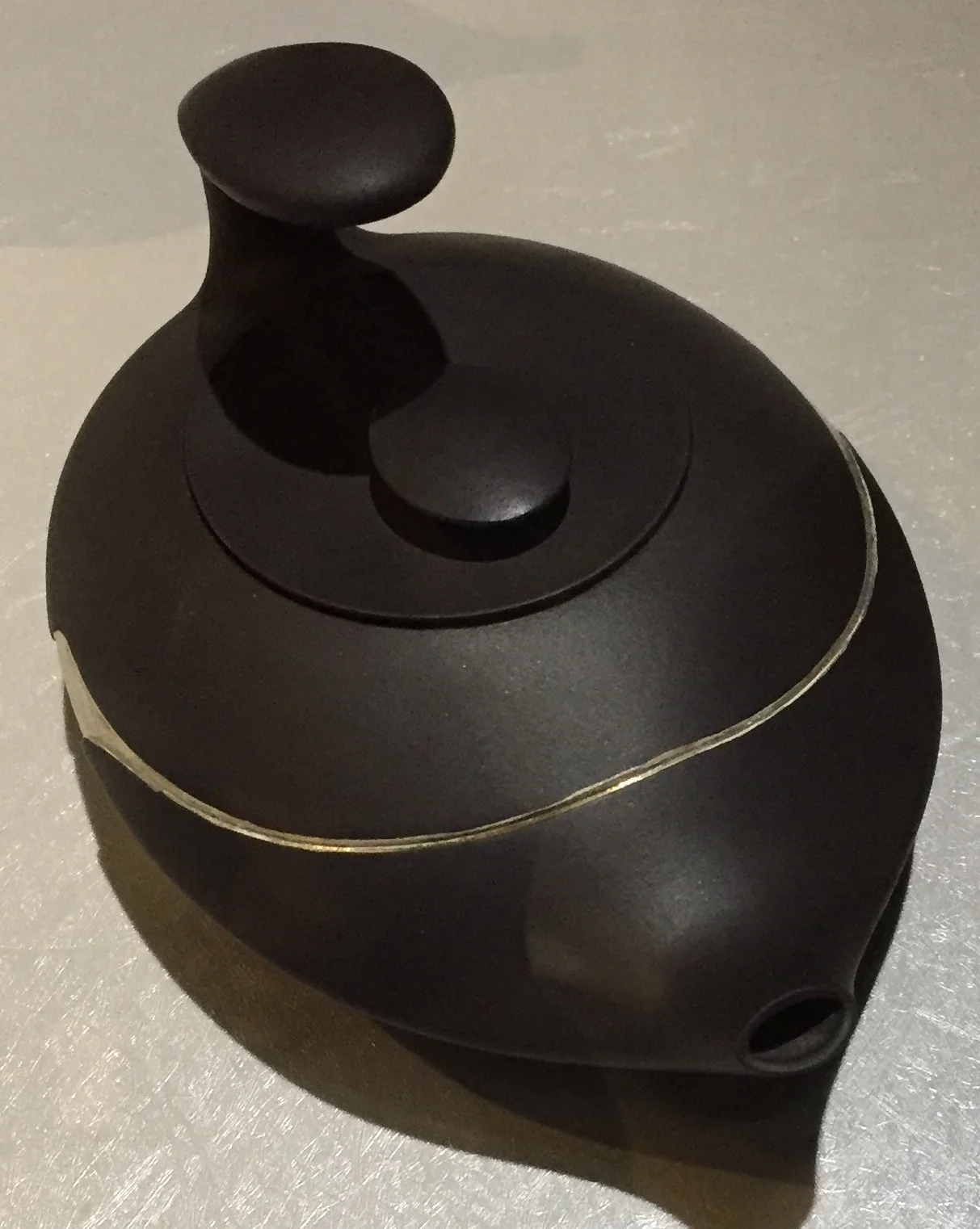 Another nice teapot.