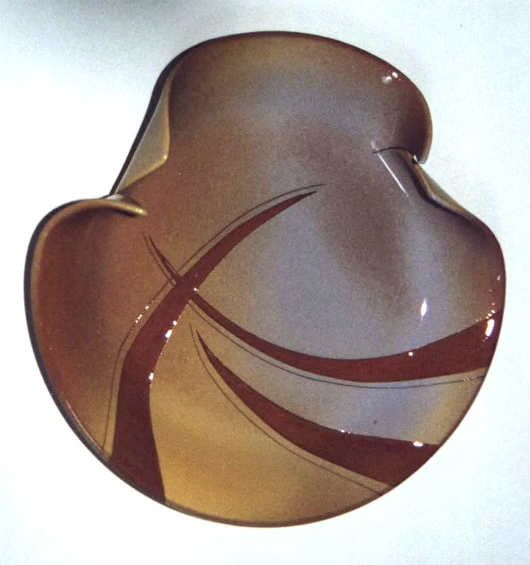 1996 Engraved transformed slipware bowl