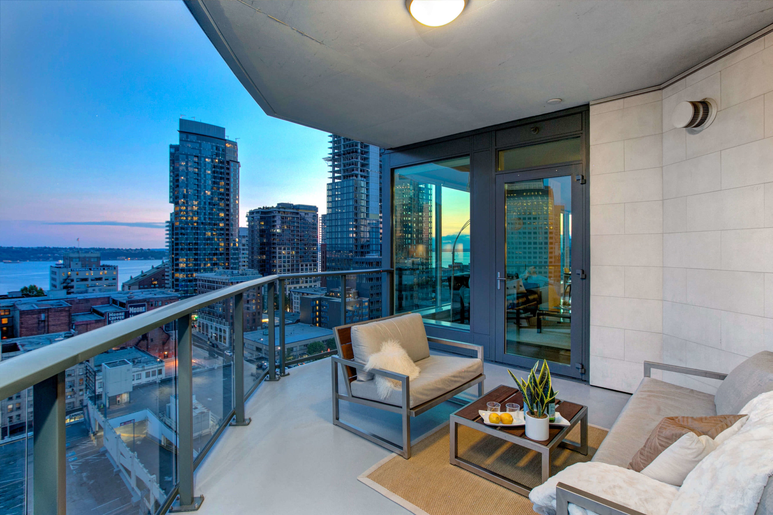 Escala-Luxury-Condo-For-Sale-Downtown-Seattle-Balcony.jpg