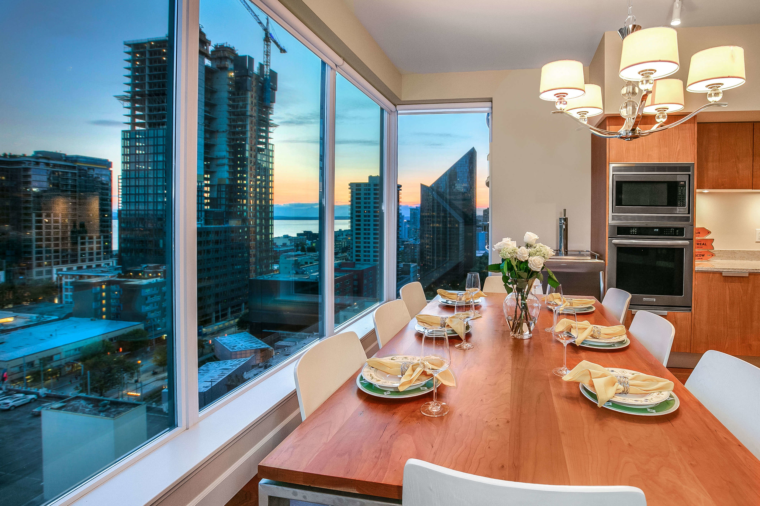 Escala-Luxury-Condo-For-Sale-Downtown-Seattle-Dining-Views.jpg