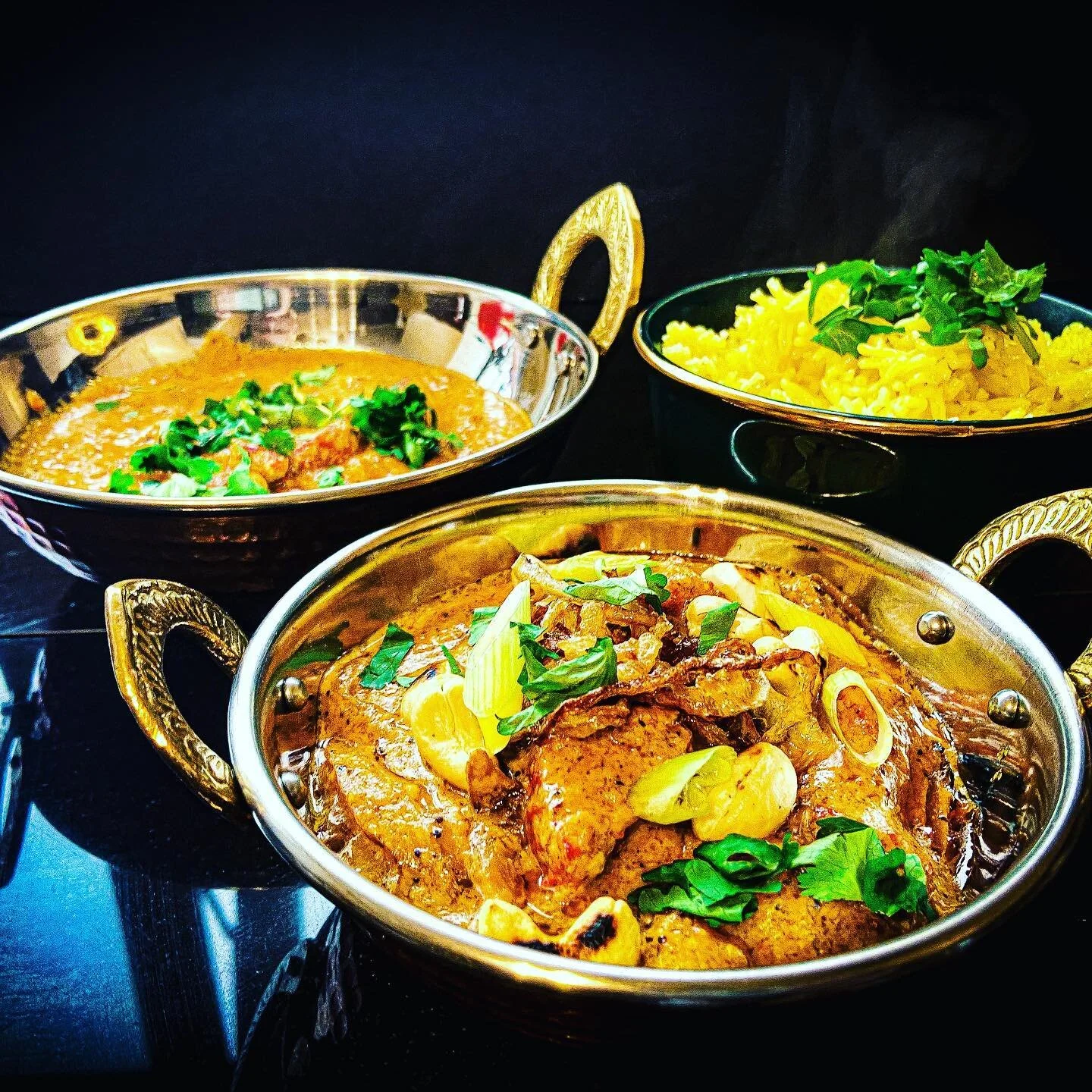 New and improved chicken tikka chom chom and a slight tweak on my Rezala. Absolutely banging curries if I do say so myself. I think @antisocialhillbilly and @jadeyer1991 liked them too. 😇 Im quite digging these milder curries atm. Normally mild curr