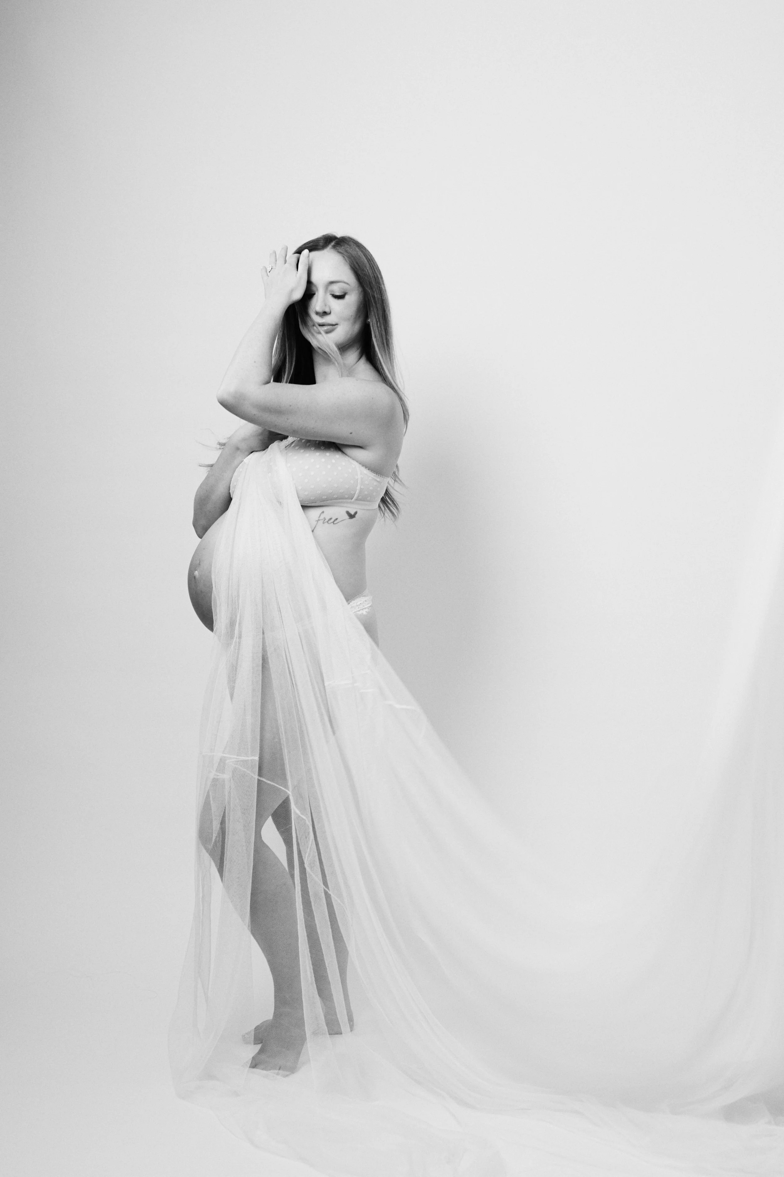 TamaraMaternityxMitziBW-29.jpg