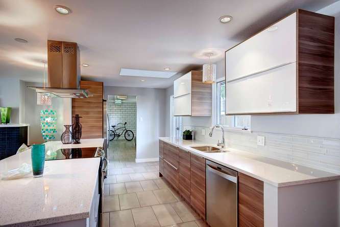 RealEstateMarketingthatSellswithLiveUrbanMarketingDirectorStacieStaubTheHomeStagingShowPodcastSeason2Episode1210.jpg