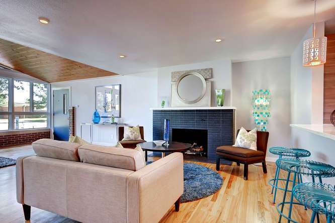 RealEstateMarketingthatSellswithLiveUrbanMarketingDirectorStacieStaubTheHomeStagingShowPodcastSeason2Episode1214.jpg
