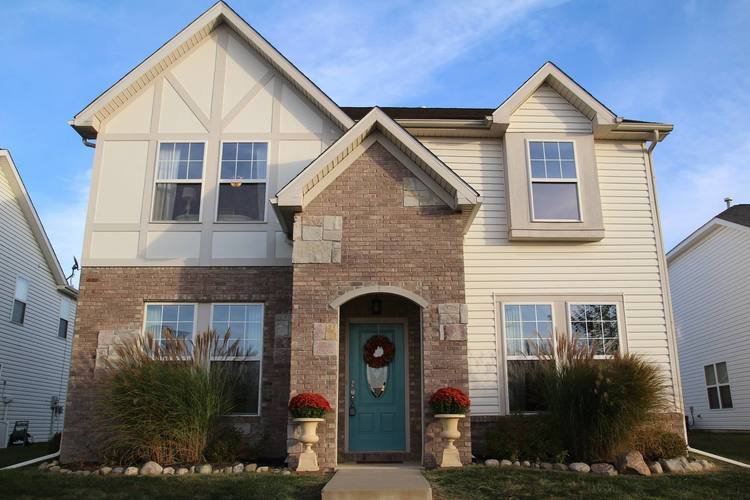 Stage Your House Like A Pro Interview with DIY Home Seller Angie Roberts 1.jpg