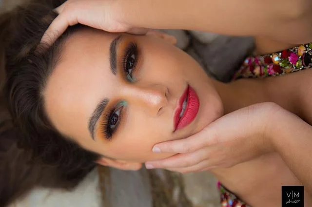 Stunning @fequeirozofc and incredible makeup by @beautyexpresss_