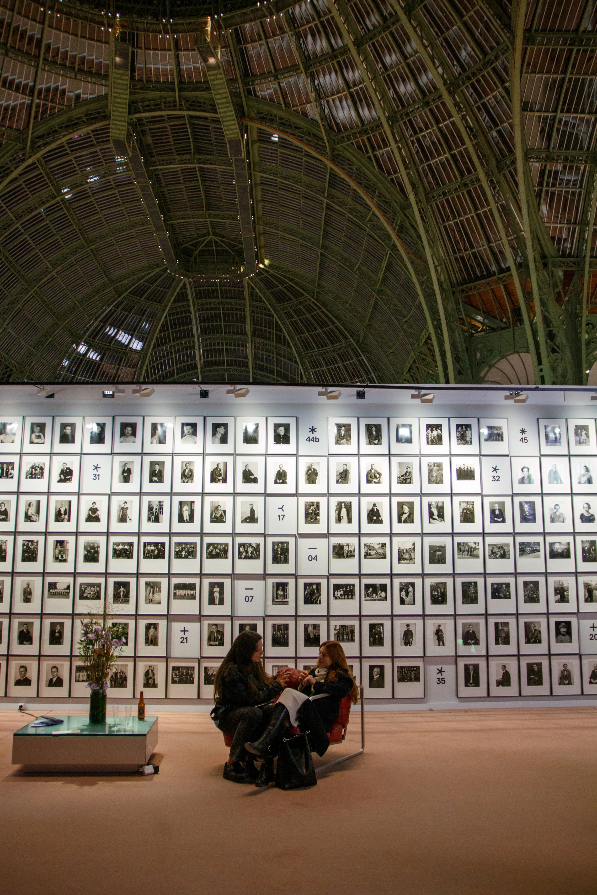  In the Grand Palais, the opening of the major photography fair, Paris Photo, at Paris, France on November 6.Dans le Grand Palais, le vernissage de la grande foire de photo, Paris Photo, a Paris, France le 6 novembre. 