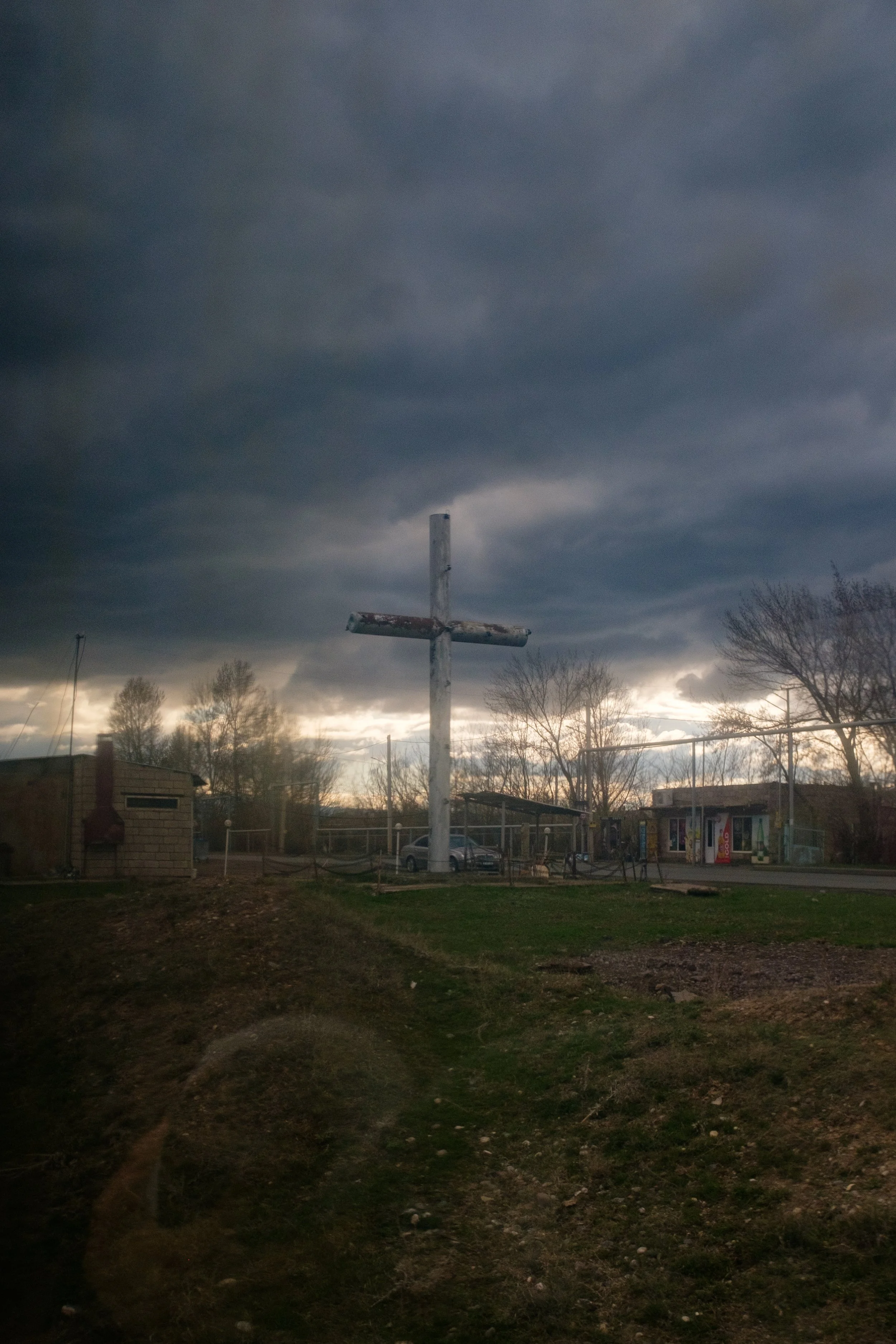  Holy Week in Armenia. From Palm Sunday to Easter, I traveled the country photographing the Armenian faith. Armenia, Gyumri, April 13, 2025.La Semaine Sainte en Armenie. Des Rameaux a Paques, j'ai parcouru le pays en photographiant la foi armenienne.