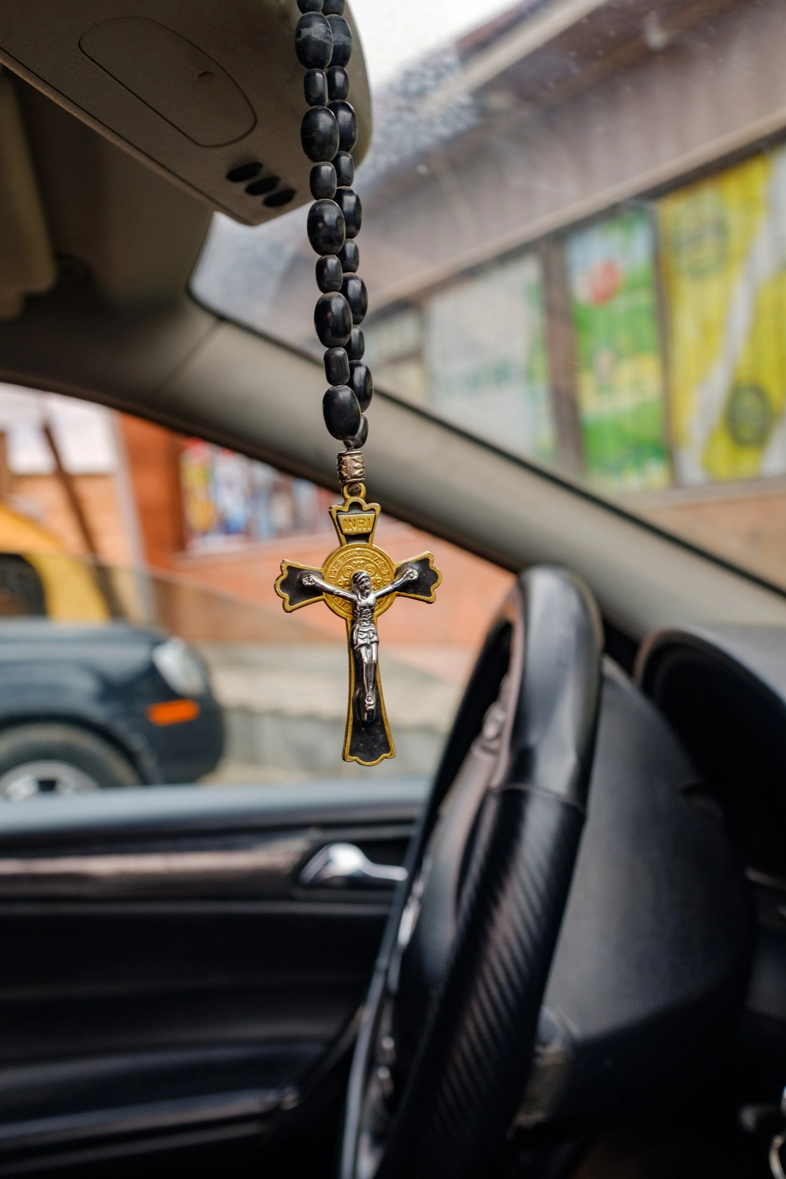  Holy Week in Armenia. From Palm Sunday to Easter, I traveled the country photographing the Armenian faith. Armenia, Gyumri, April 13, 2025.La Semaine Sainte en Armenie. Des Rameaux a Paques, j'ai parcouru le pays en photographiant la foi armenienne.