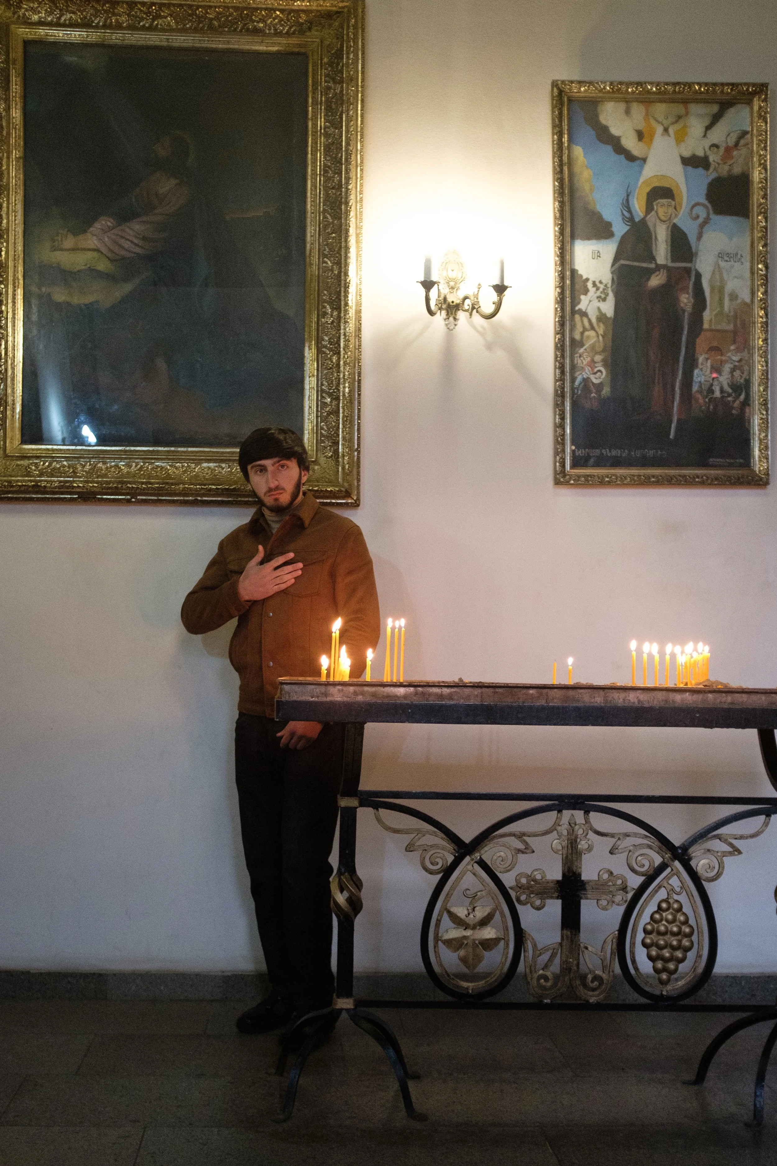  Holy Week in Armenia. From Palm Sunday to Easter, I traveled the country photographing the Armenian faith. Armenia, Gyumri, April 13, 2025.La Semaine Sainte en Armenie. Des Rameaux a Paques, j'ai parcouru le pays en photographiant la foi armenienne.