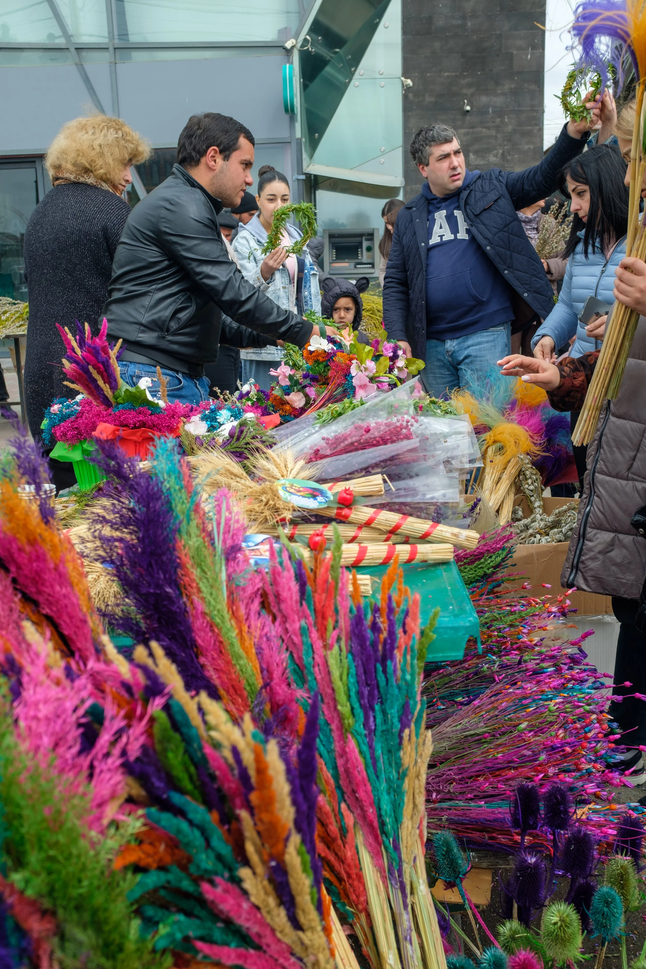  Holy Week in Armenia. From Palm Sunday to Easter, I traveled the country photographing the Armenian faith. Armenia, Gyumri, April 13, 2025.La Semaine Sainte en Armenie. Des Rameaux a Paques, j'ai parcouru le pays en photographiant la foi armenienne.