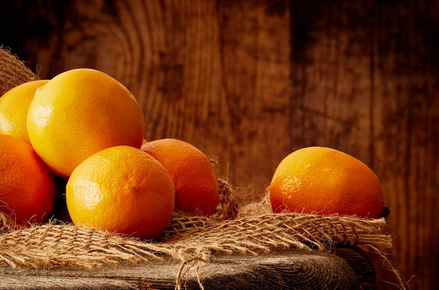 4-rustic-fruit-oranges-produce-food-snack-composition-product-photography-local-sunlight-buy-advertising-image-professional-photographer-daniel-buehler-danbcreative-wood-barn-marketing-studio.jpg