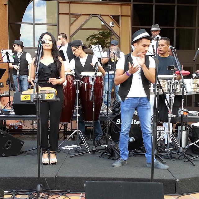 #tbt throwback with colombian latin soul at the autry. checking the sound and making sure that it sounds perfect 👌
-
#autrymuseum #music #latinmusic #latino #colombian #colombia #percussion #singing #clodopercussion #stage #livemusic #throwbackthurs