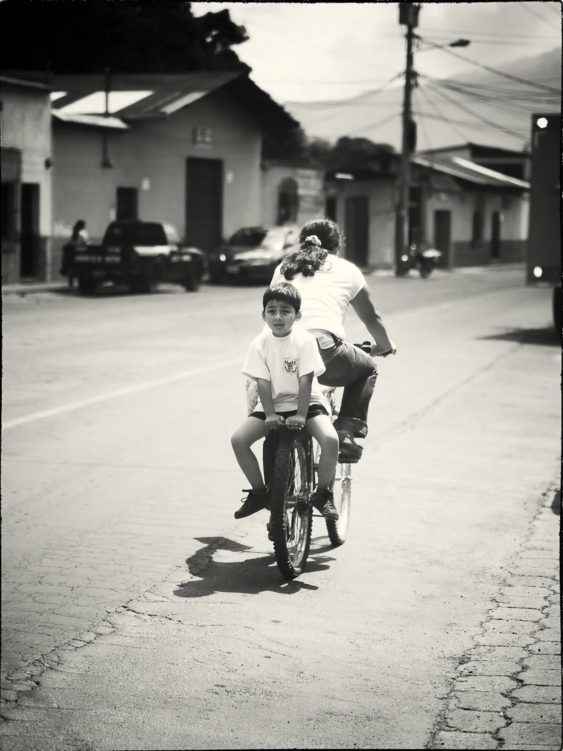 Boy on Bike Jocotenango 2 let stroke.jpg